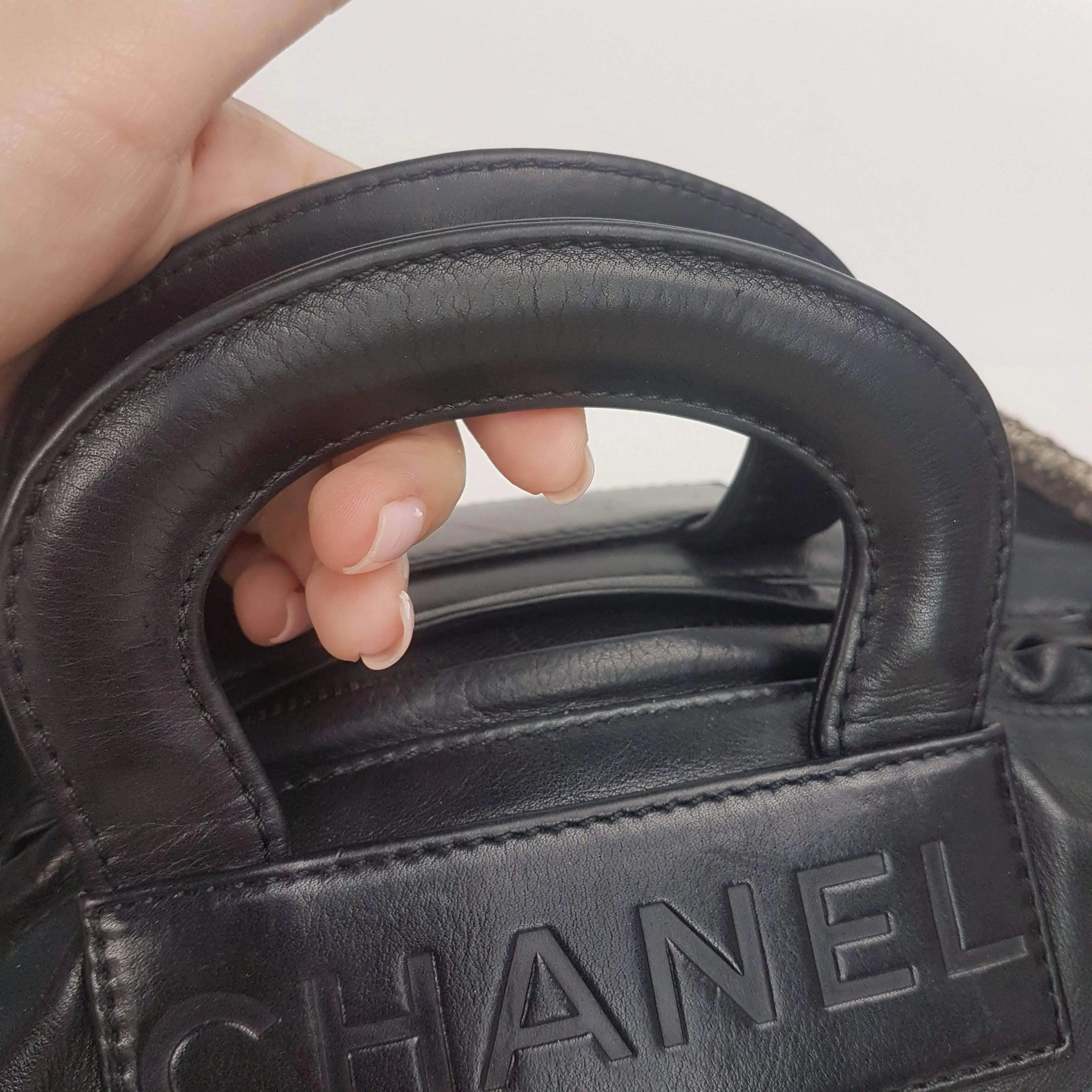 Chanel Vintage Black Leather Bowler Tweed Trim Bag - Image 14