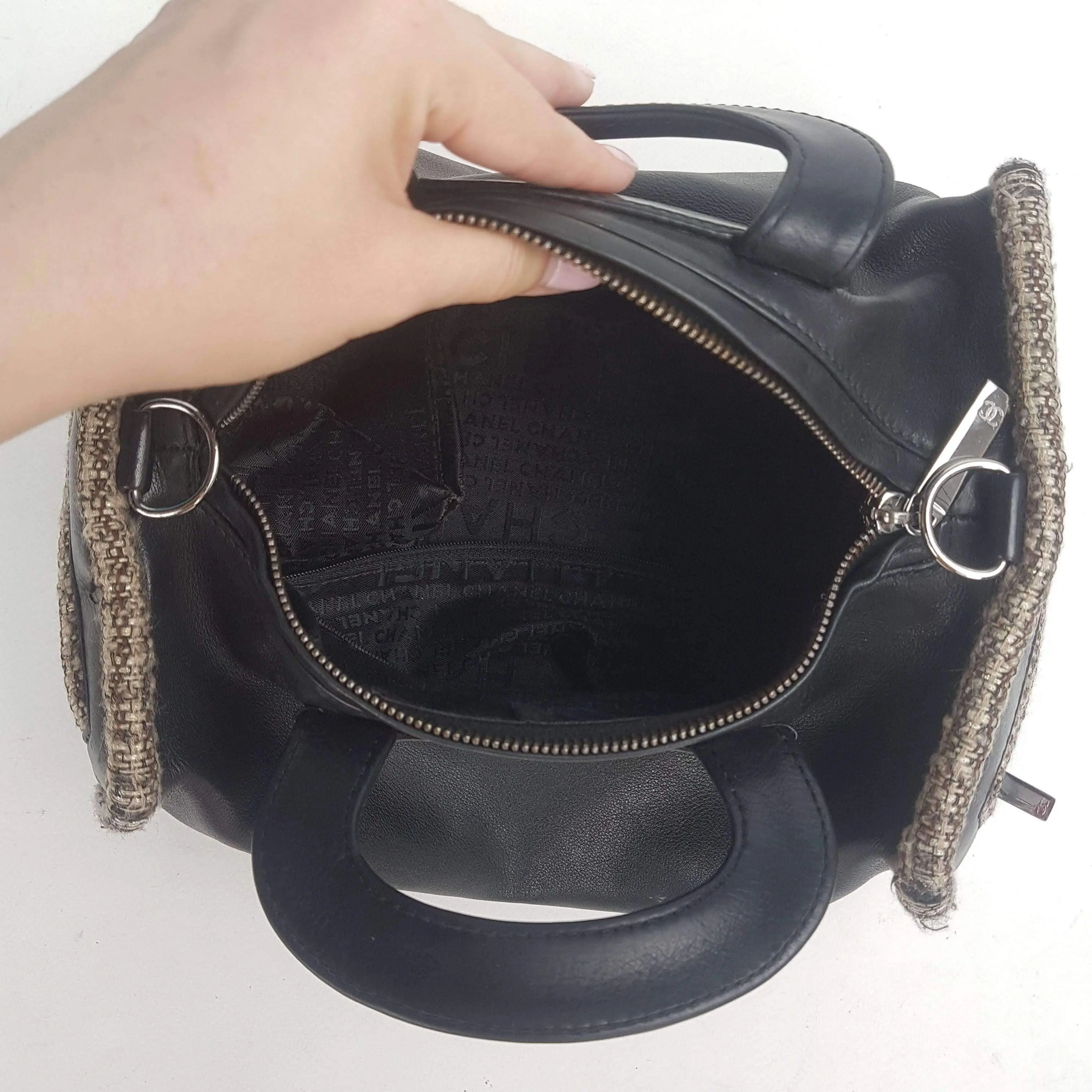 Chanel Vintage Black Leather Bowler Tweed Trim Bag - Image 23