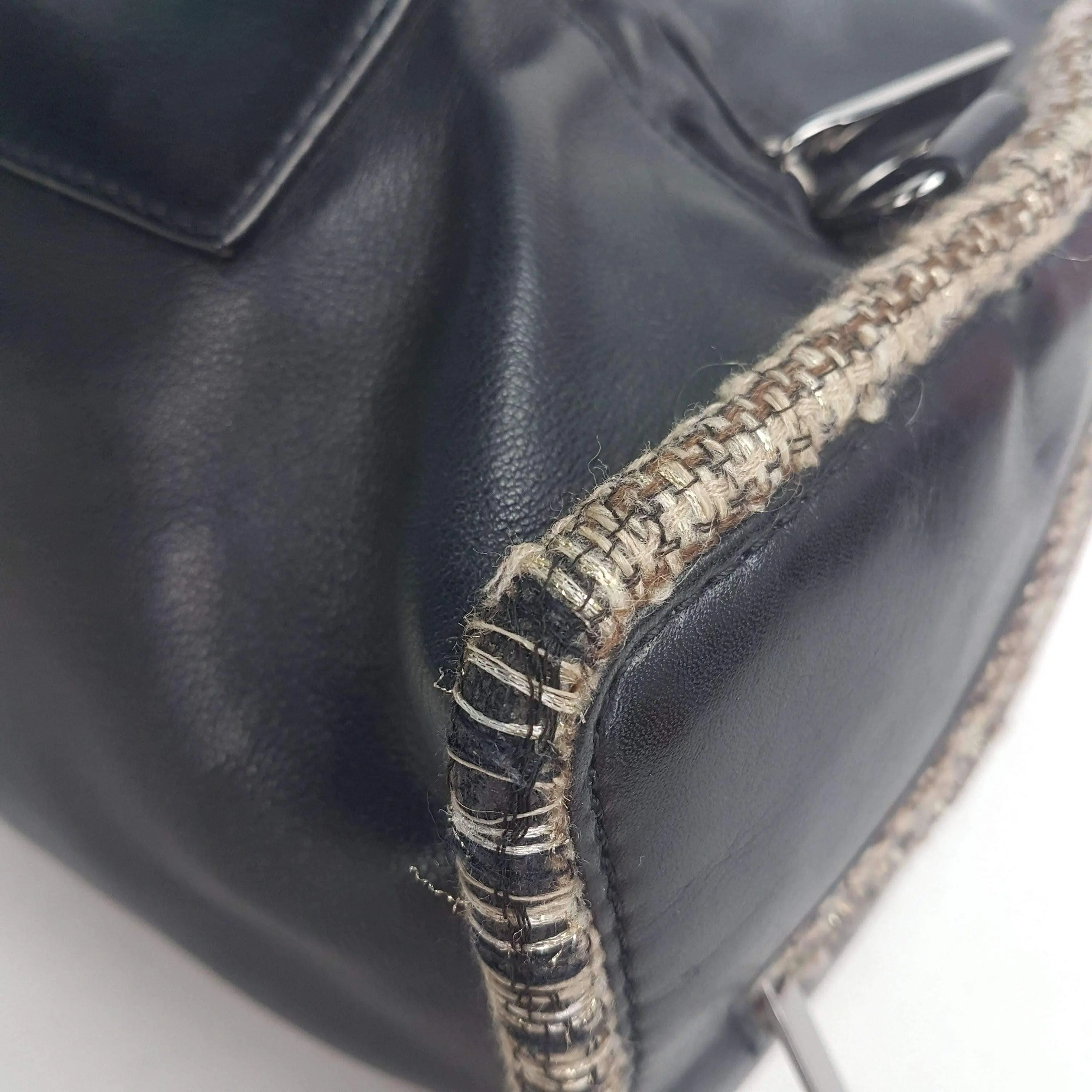 Chanel Vintage Black Leather Bowler Tweed Trim Bag - Image 27