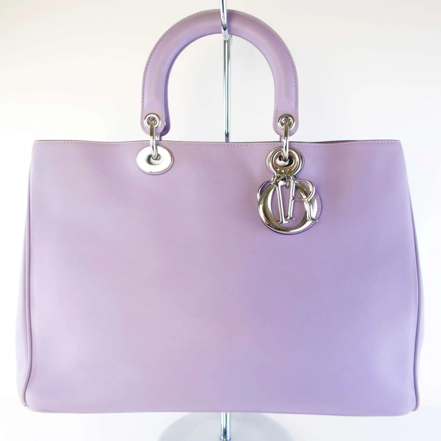 Christian Dior Limited Edition Large Lilac Diorissimo Shoulder Bag - Image 4