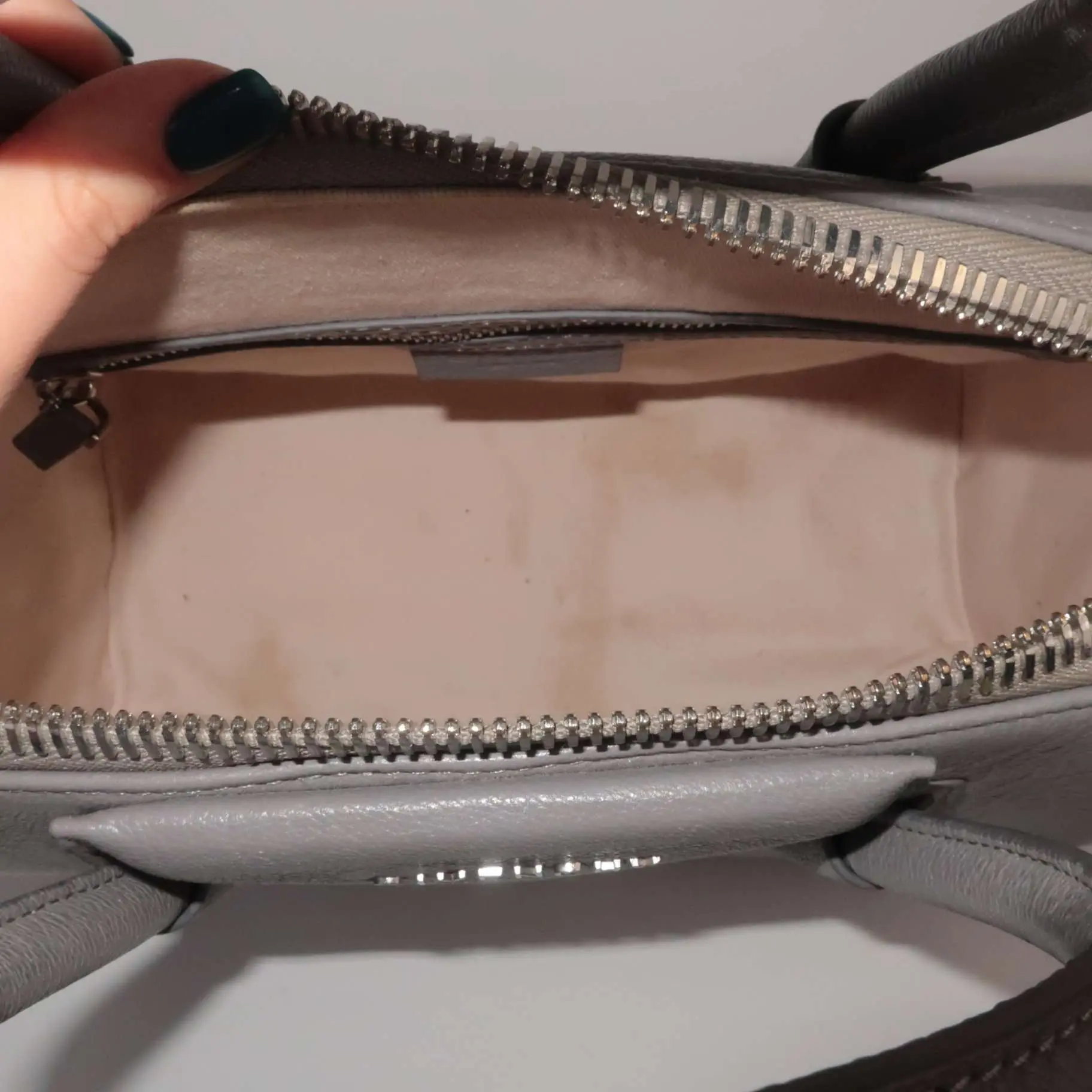 Givenchy Grey Leather Small Antigona Shoulder bag - Image 12