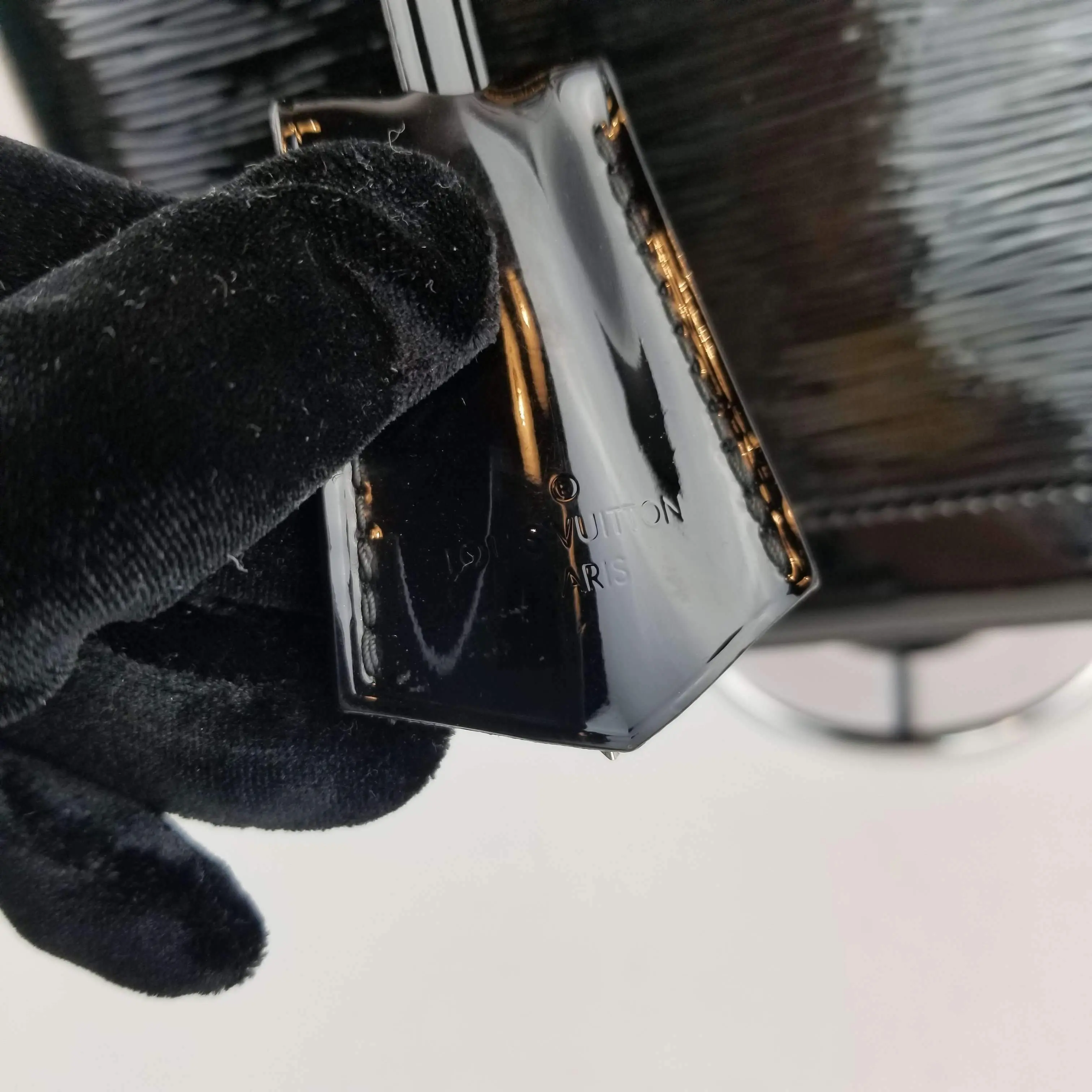 Louis Vuitton Alma PM Epi Black Electric - Image 4