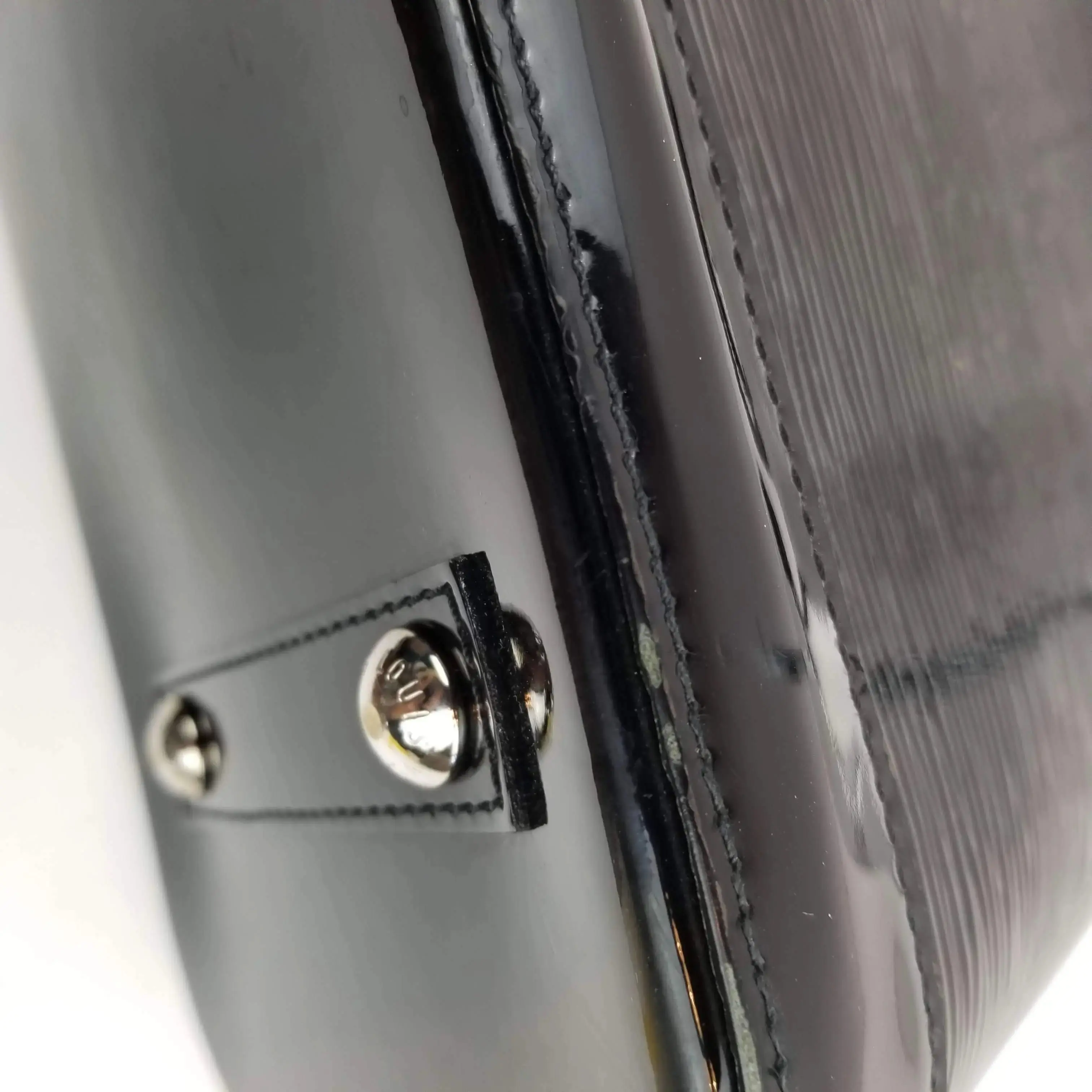 Louis Vuitton Alma PM Epi Black Electric - Image 9