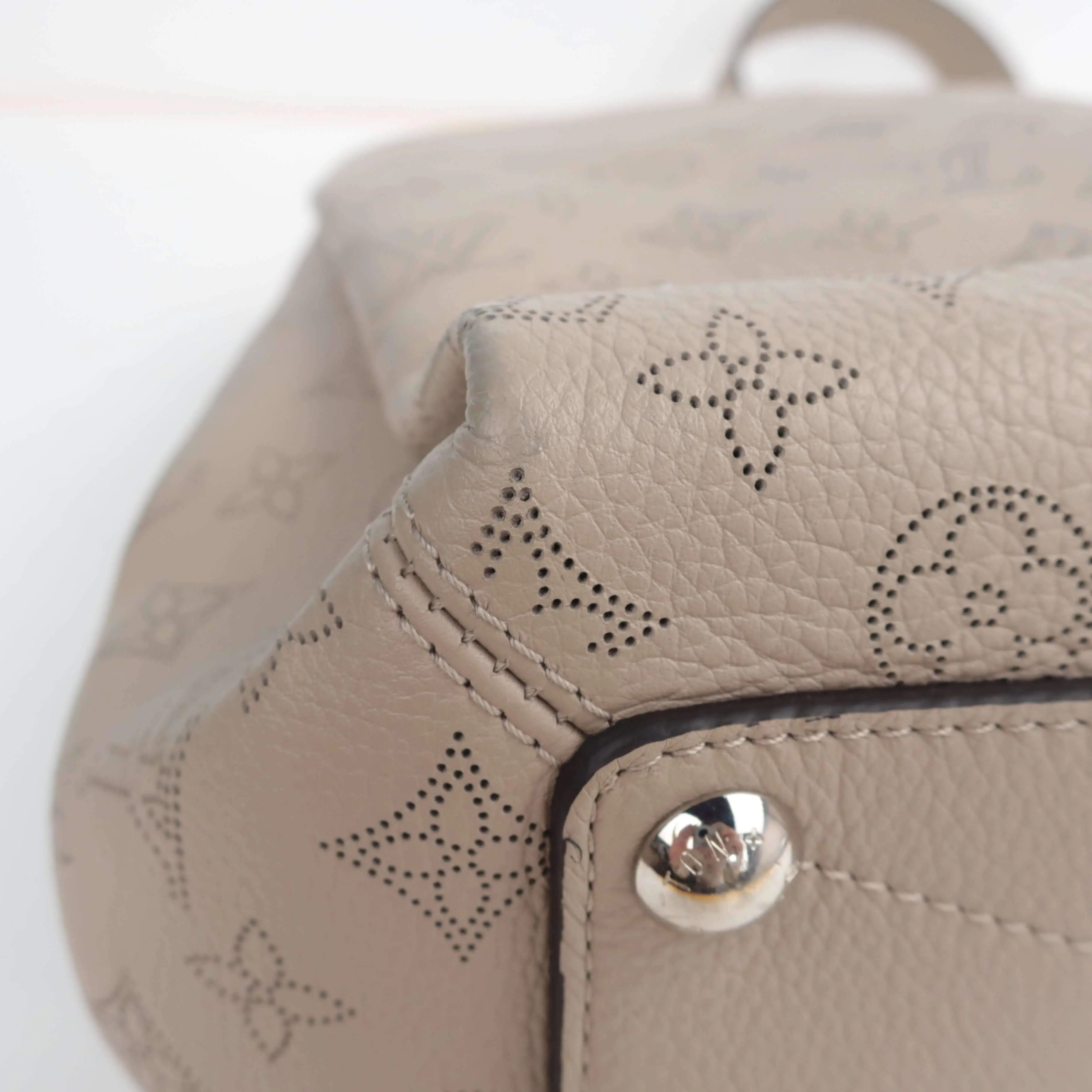 Louis Vuitton Babylone PM Mahina - Image 15
