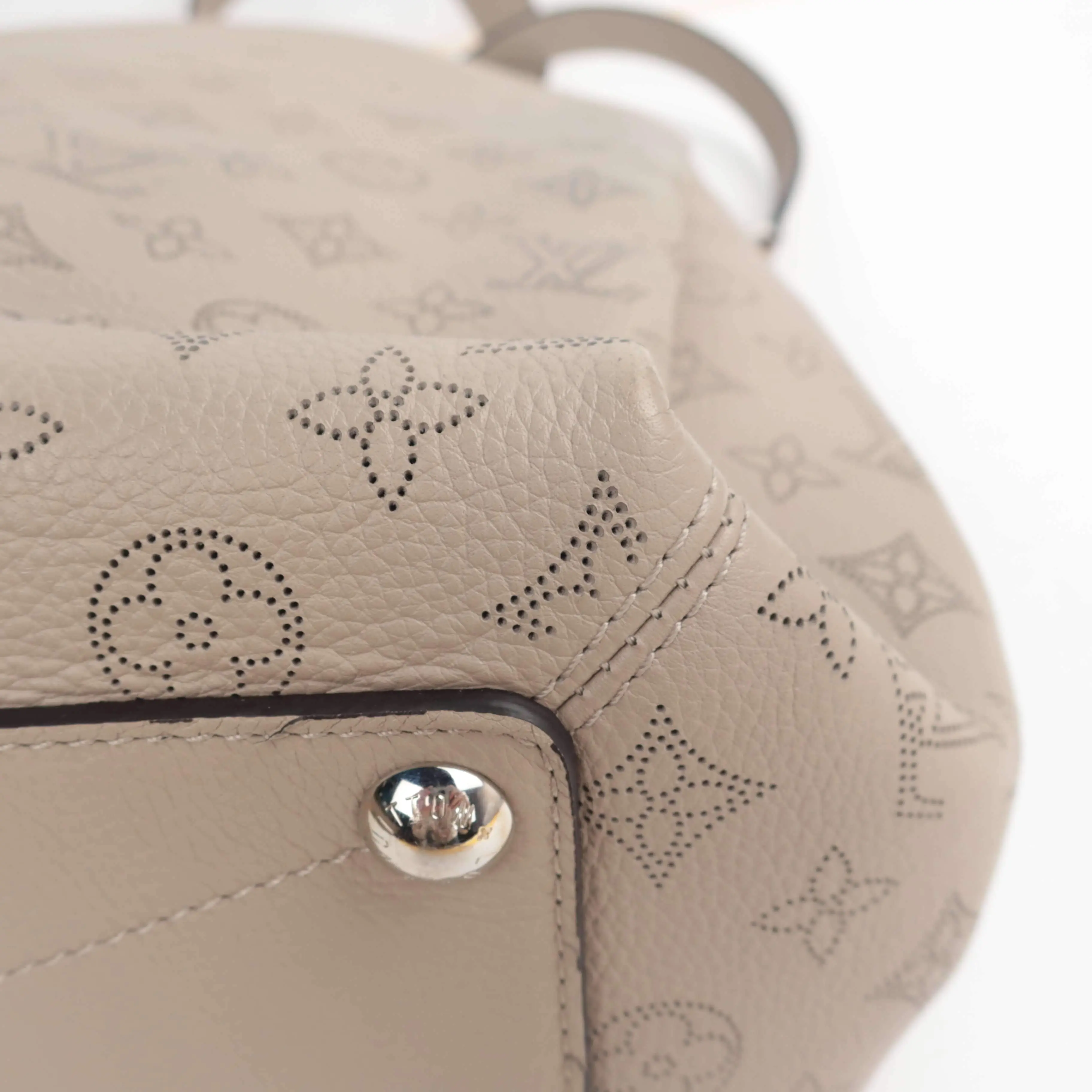 Louis Vuitton Babylone PM Mahina - Image 47