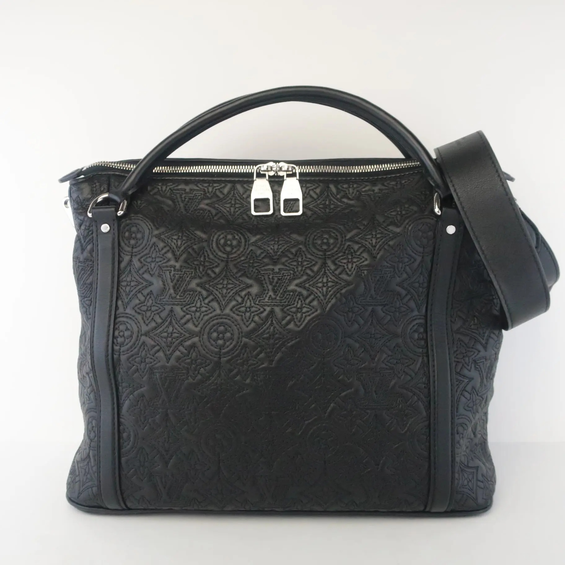Louis Vuitton Black Antheia Ixia MM Shoulder Bag - Image 3