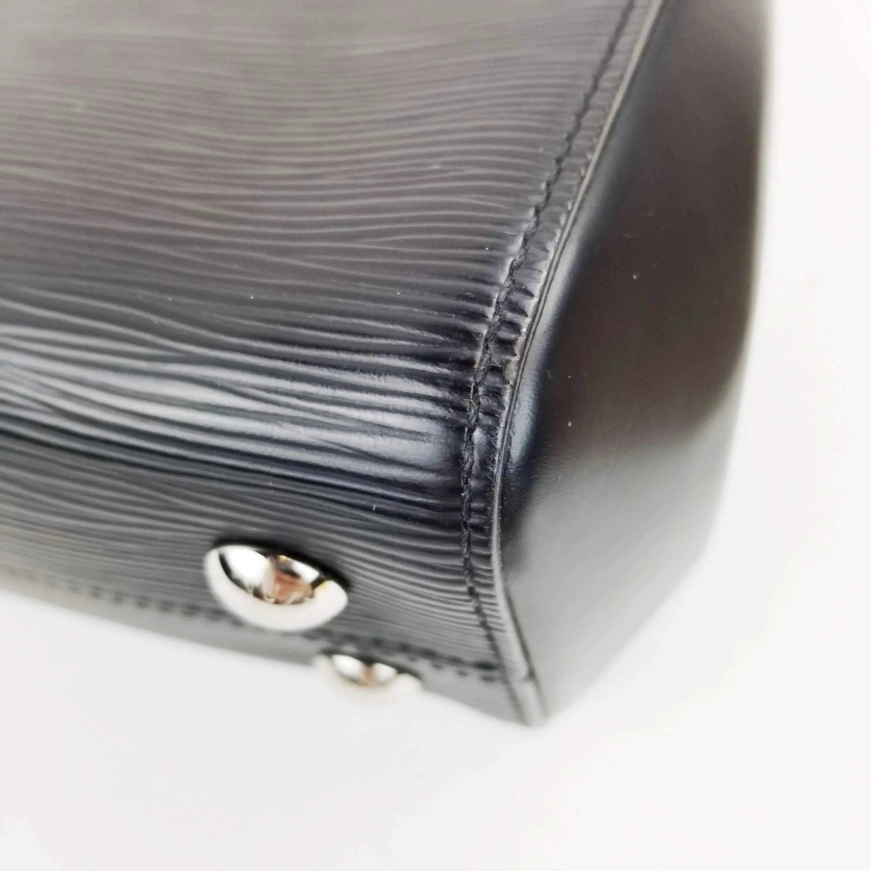 Louis Vuitton Black Epi Cluny BB Bag - Image 10