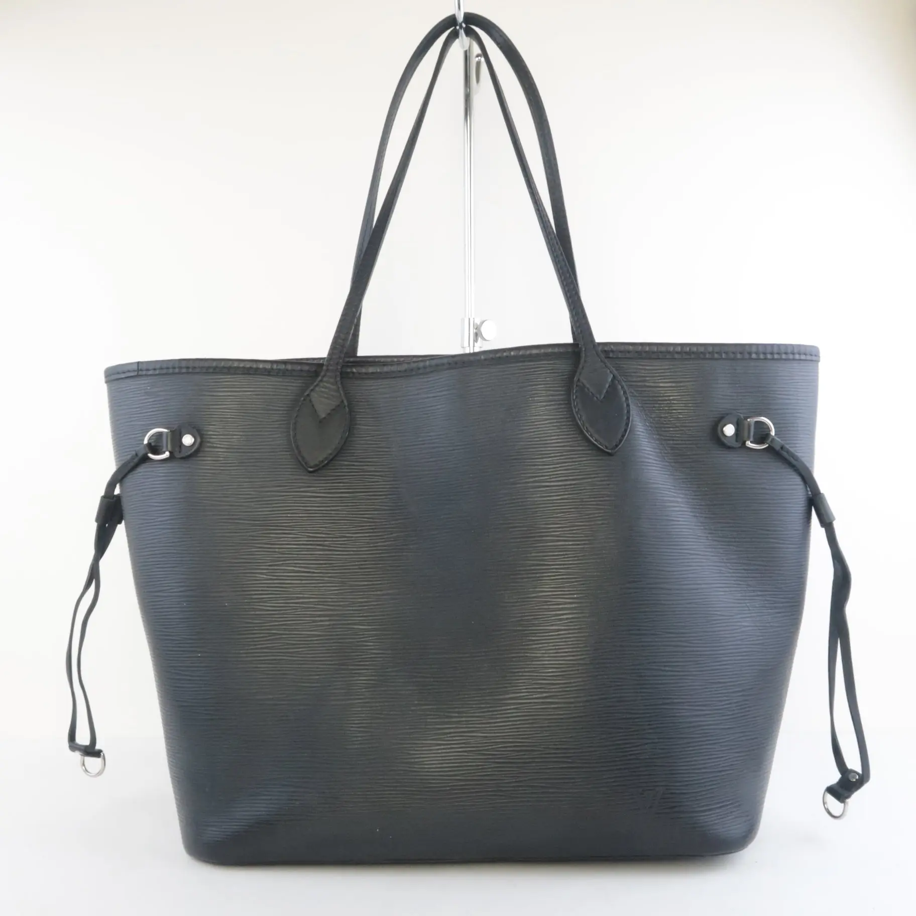 Louis Vuitton Black Epi Leather Neverfull MM Bag - Image 4
