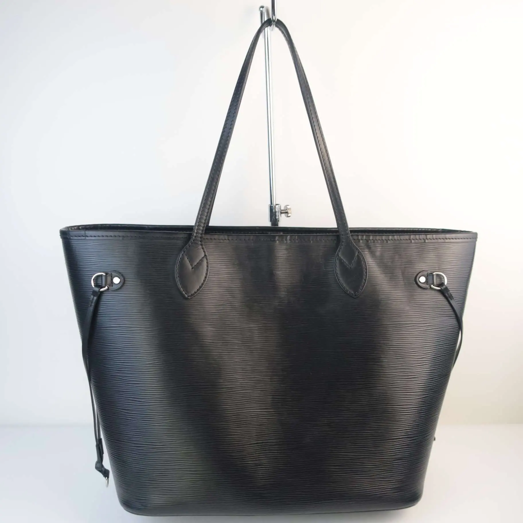 Louis Vuitton Black Epi Leather Neverfull MM Bag With Pouch - Image 17