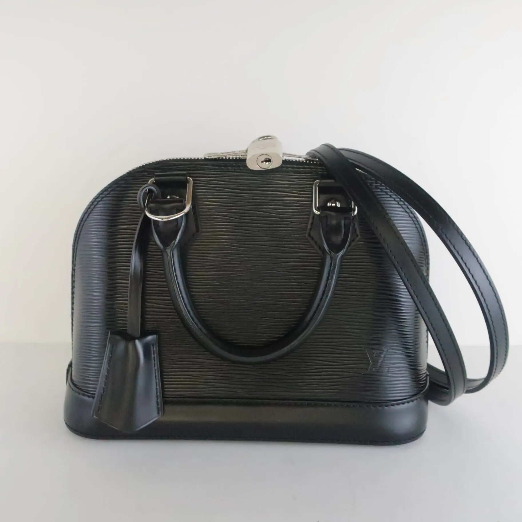 Louis Vuitton Black Noir Epi Alma BB Crossbody Bag - Image 18