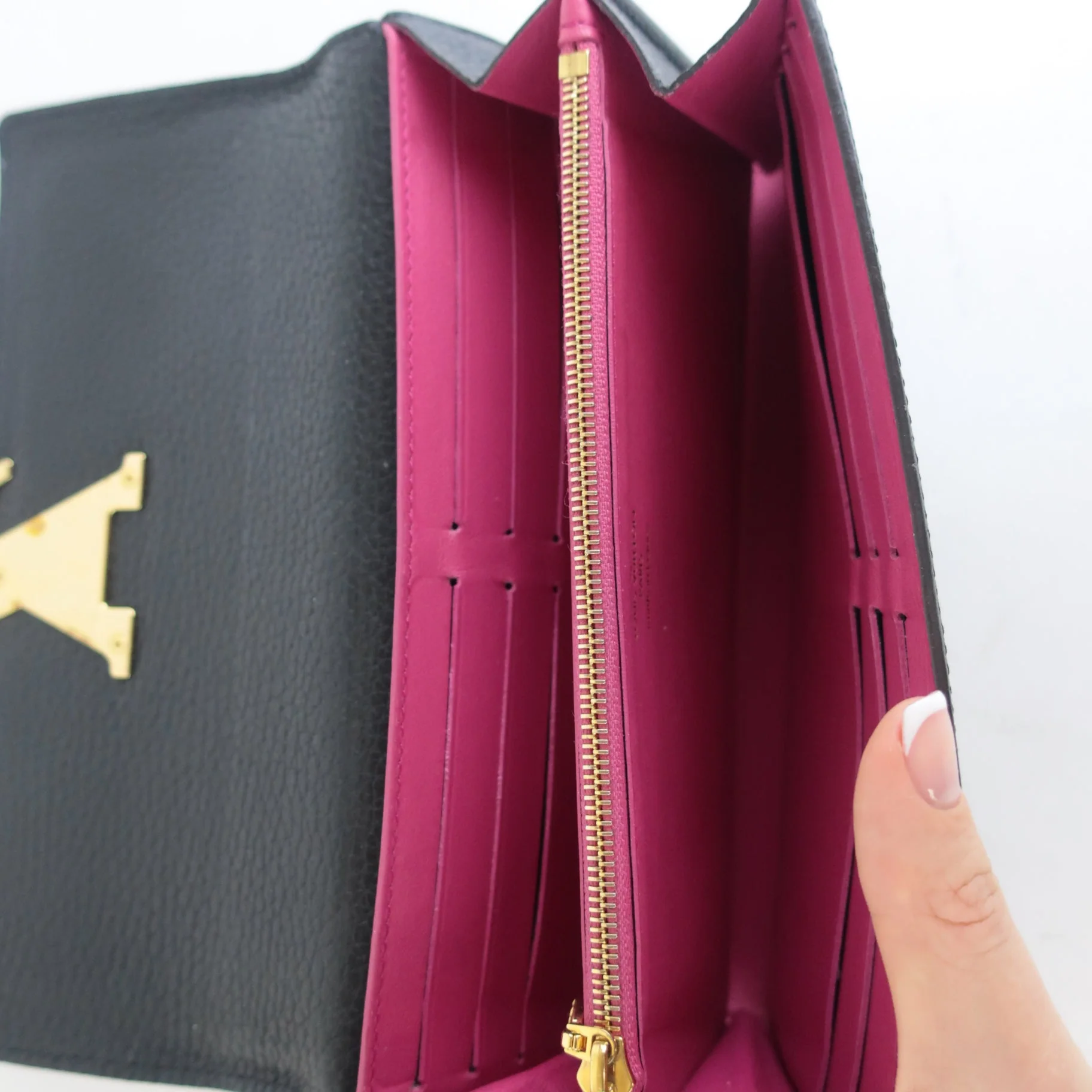 Louis Vuitton Black Taurillon Leather Capucines Bag Wallet - Image 9
