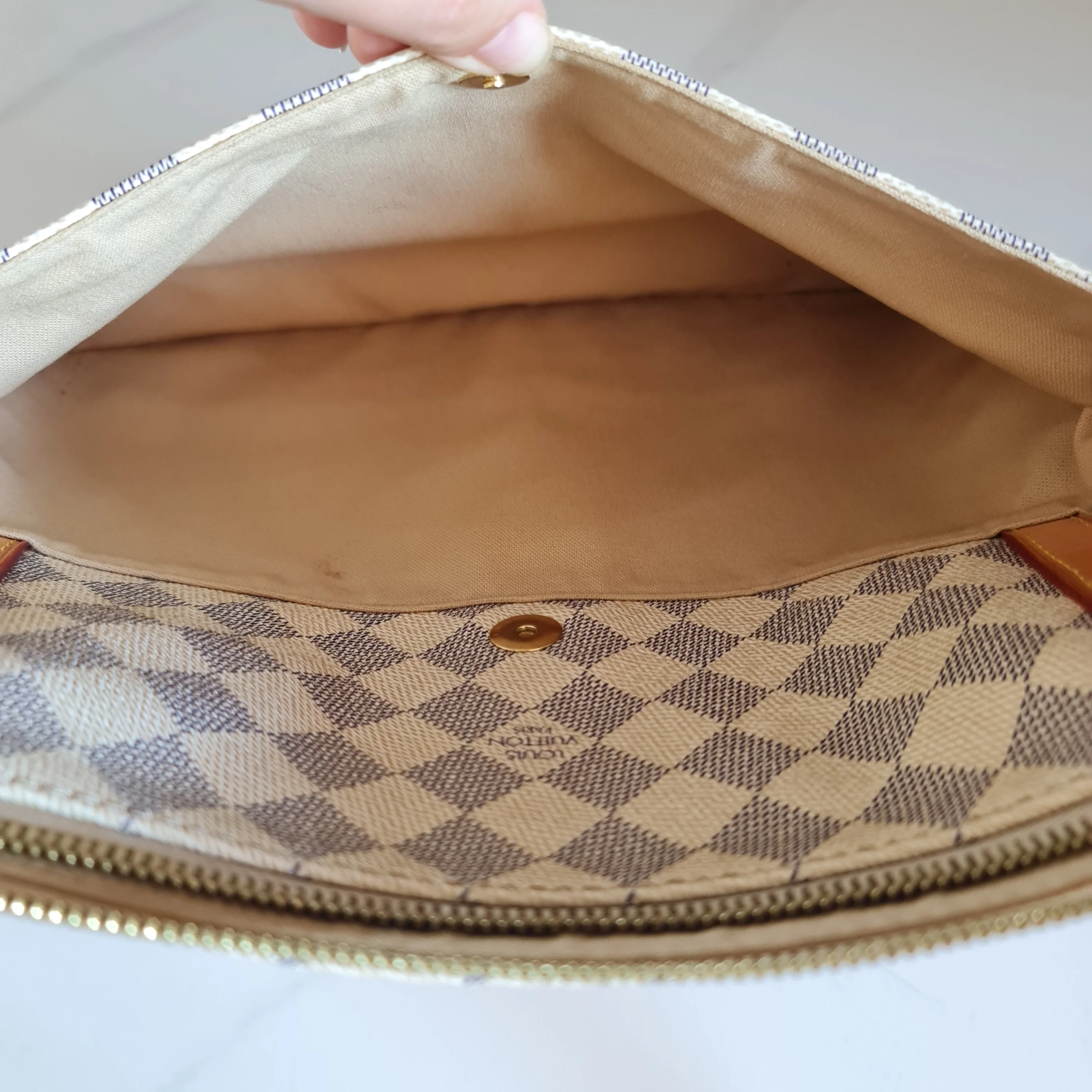 Louis Vuitton Damier Azur Figheri PM (807) - Image 9