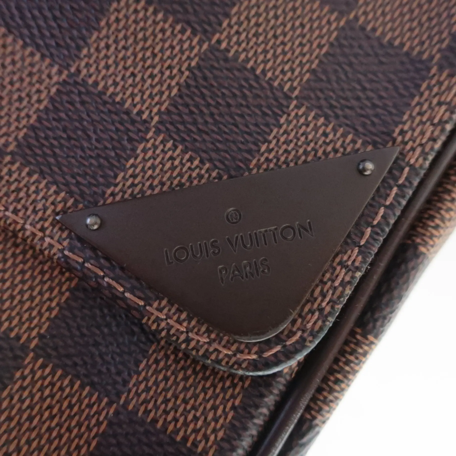 Louis Vuitton Damier Ebene Shelton GM Bag - Image 12