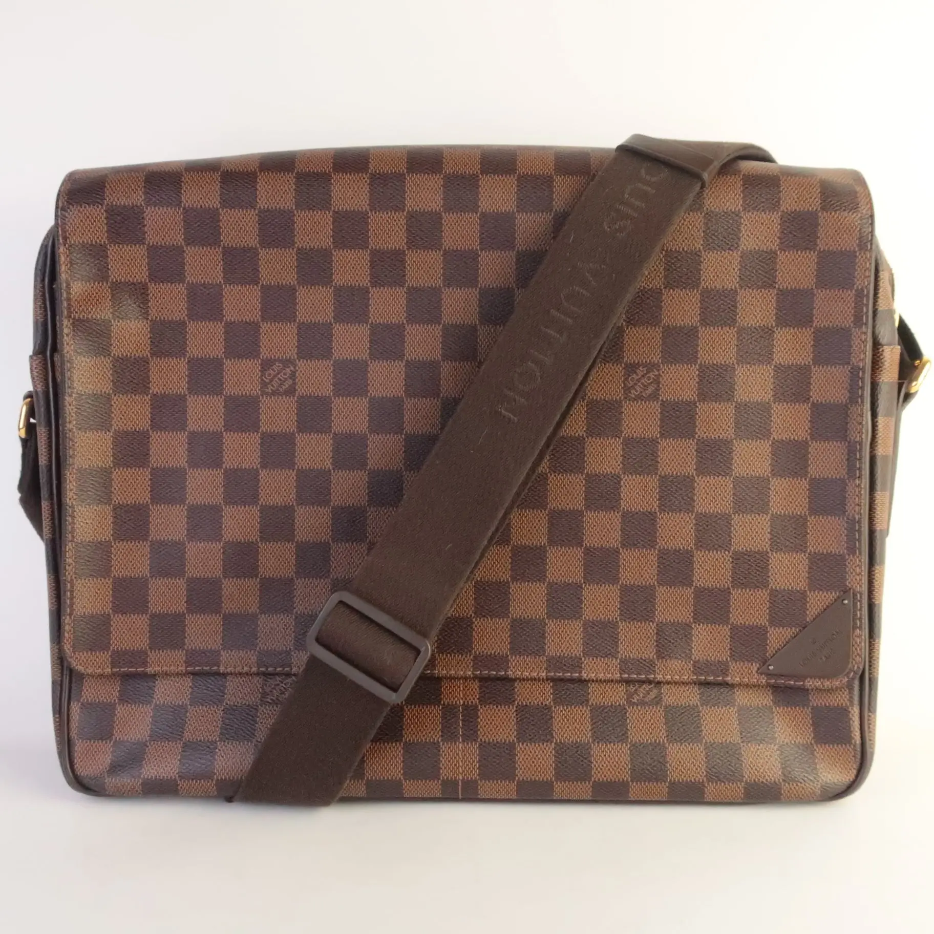Louis Vuitton Damier Ebene Shelton GM Bag - Image 3
