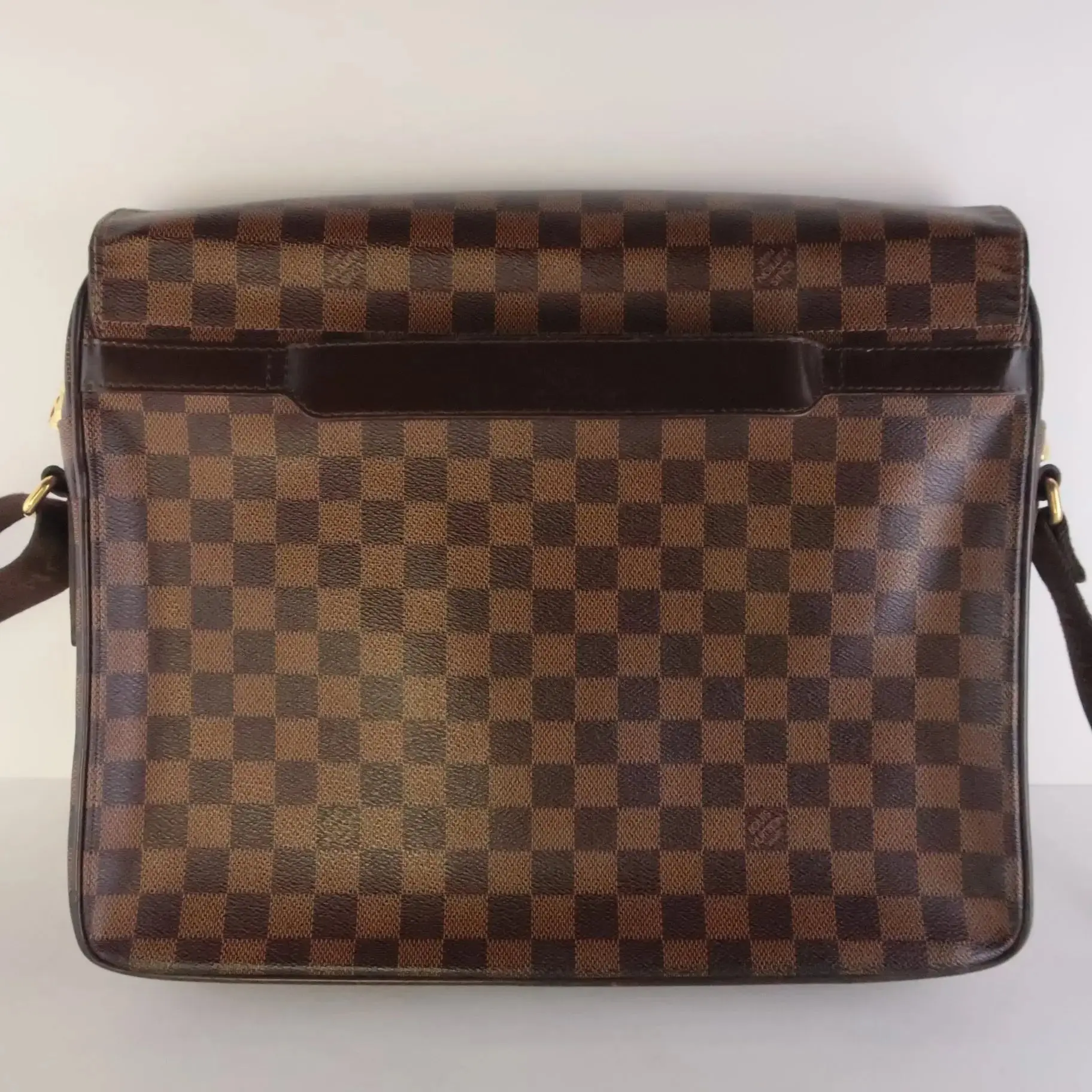 Louis Vuitton Damier Shelton GM Bag - Image 4