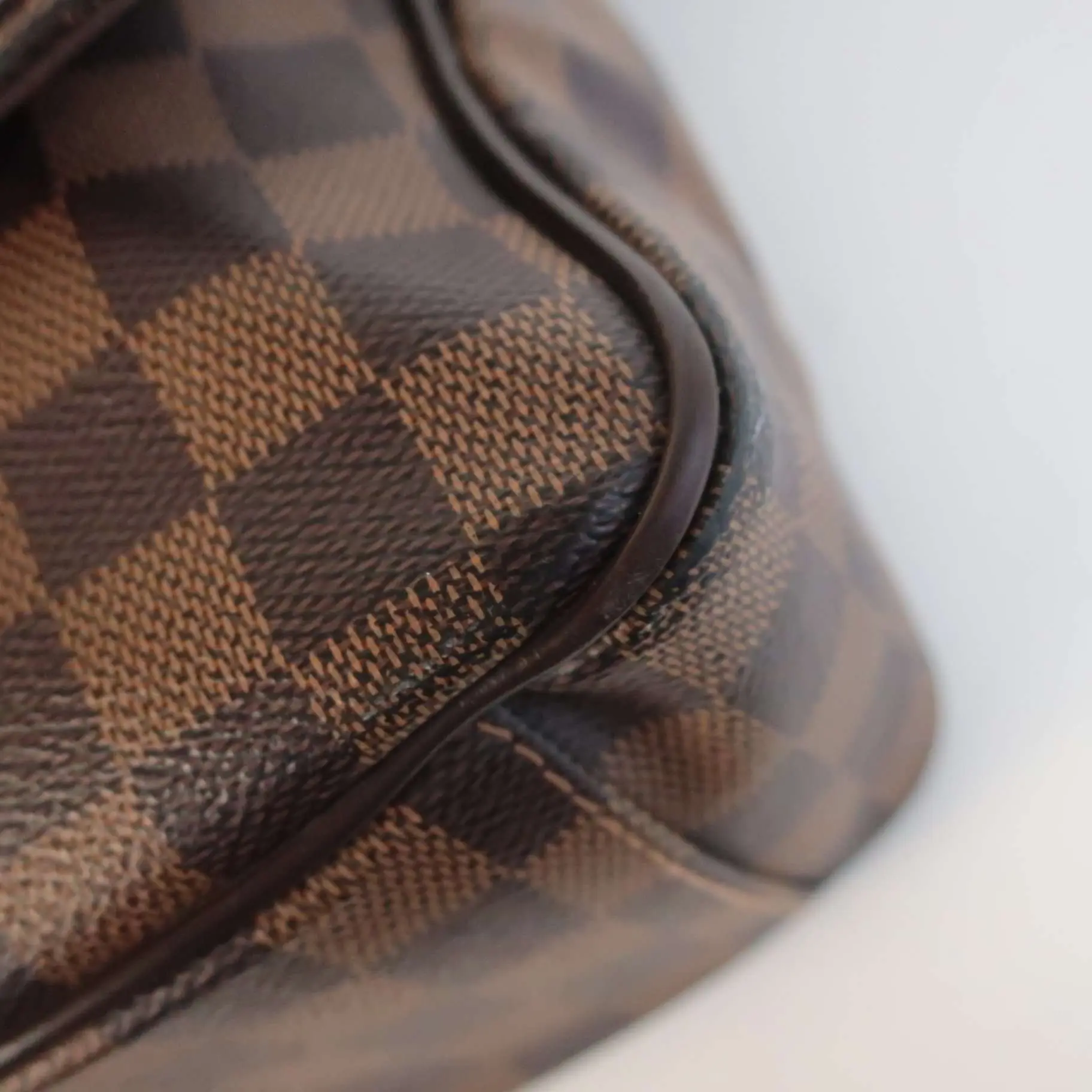 Louis Vuitton Damier Shelton GM Messenger - Image 9