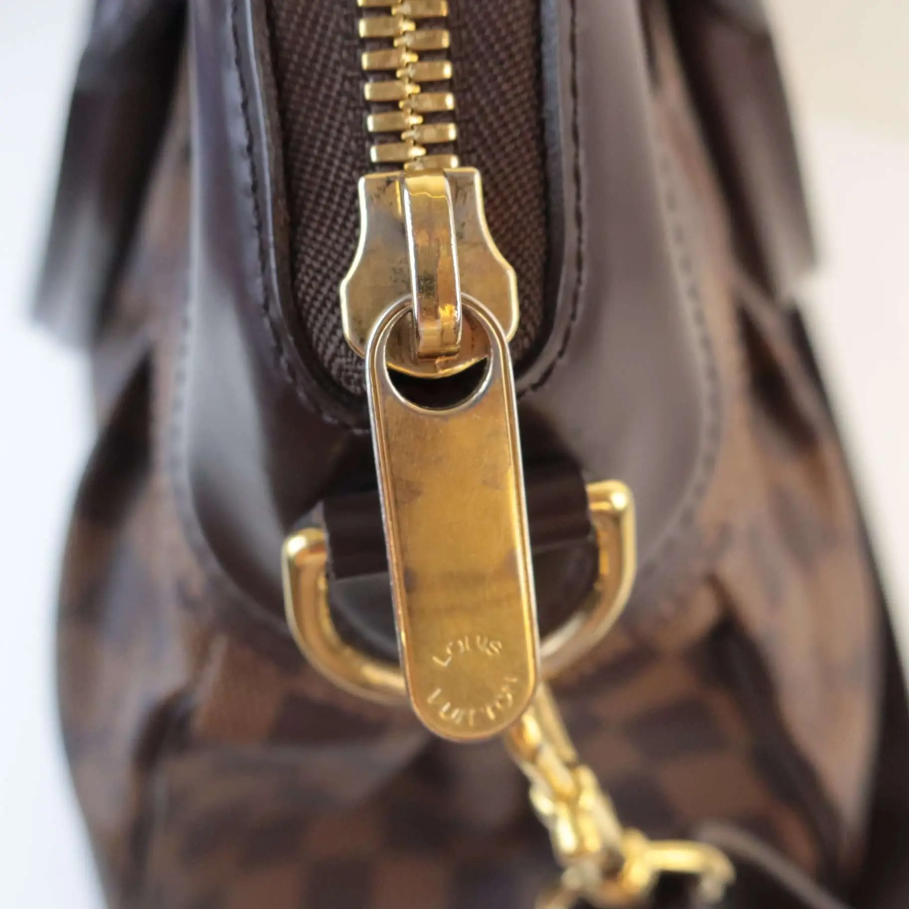 Louis Vuitton Damier Ebene Trevi PM Bag - Image 9