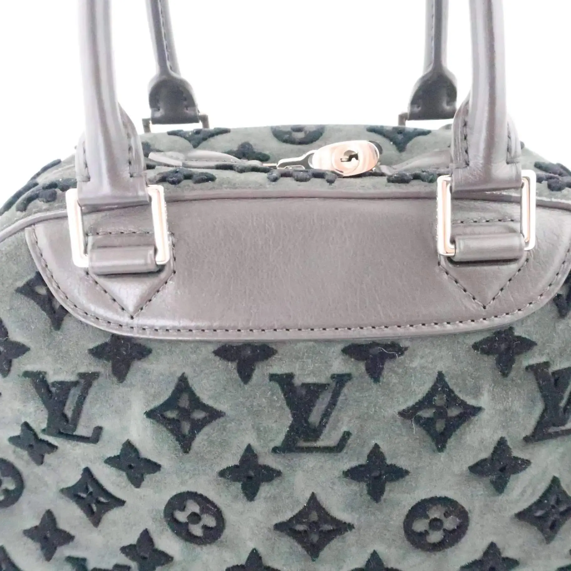 Louis Vuitton Limited Edition Gris Suede Monogram Tuffetage Deauville Cube Bag - Image 11