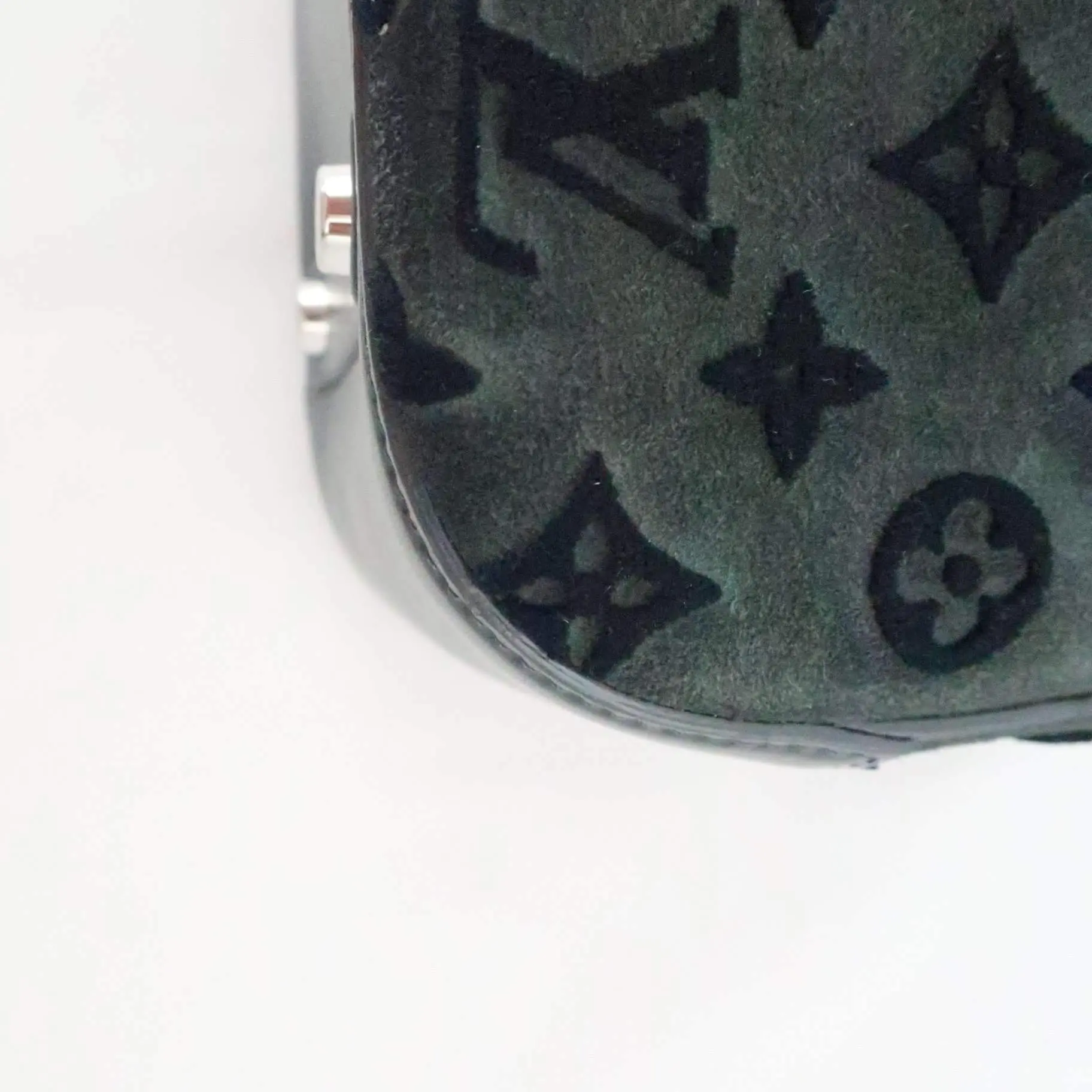 Louis Vuitton Limited Edition Gris Suede Monogram Tuffetage Deauville Cube Bag - Image 41