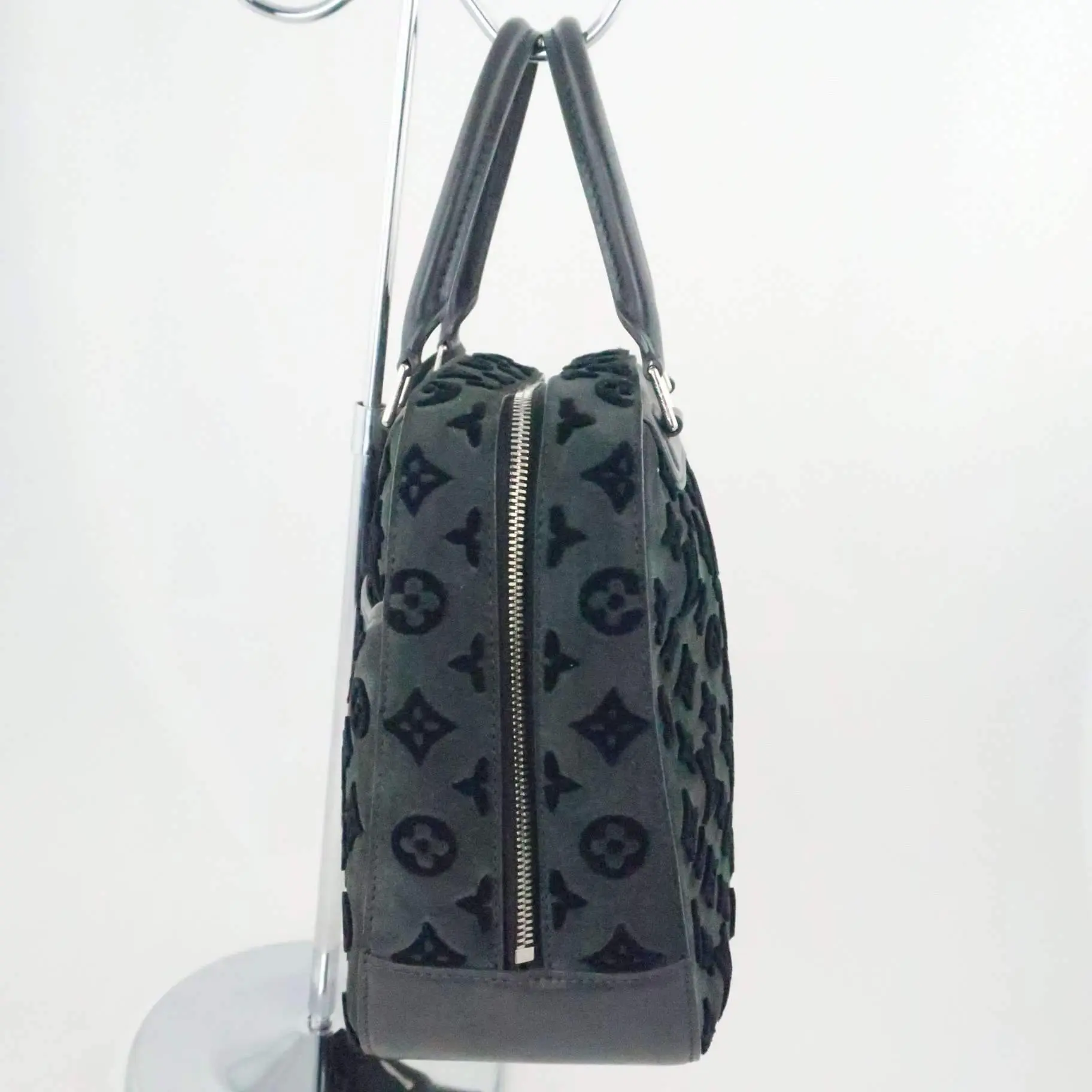 Louis Vuitton Limited Edition Gris Suede Monogram Tuffetage Deauville Cube Bag - Image 6