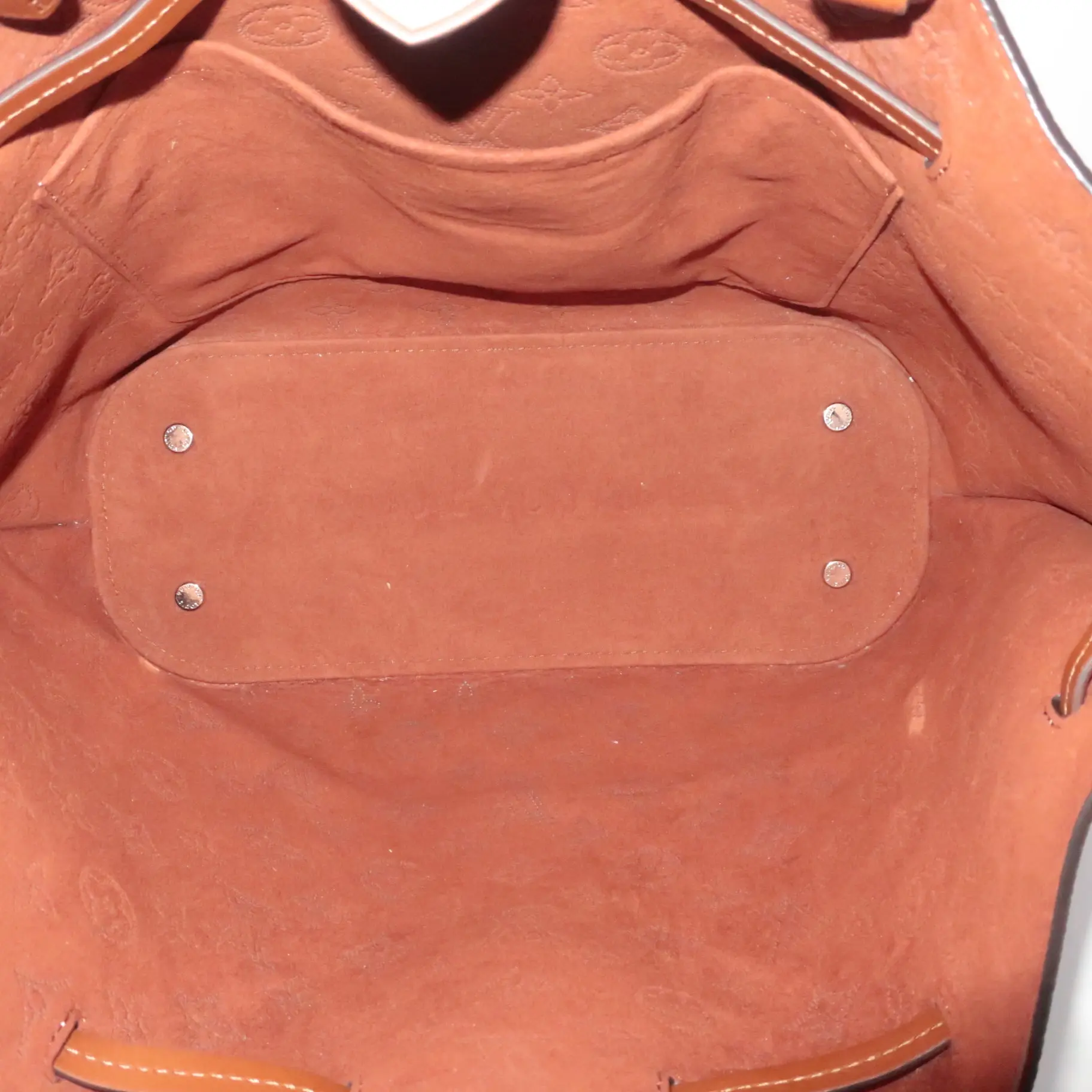 Louis Vuitton Galet Mahina Monogram Girolata Bag - Image 6