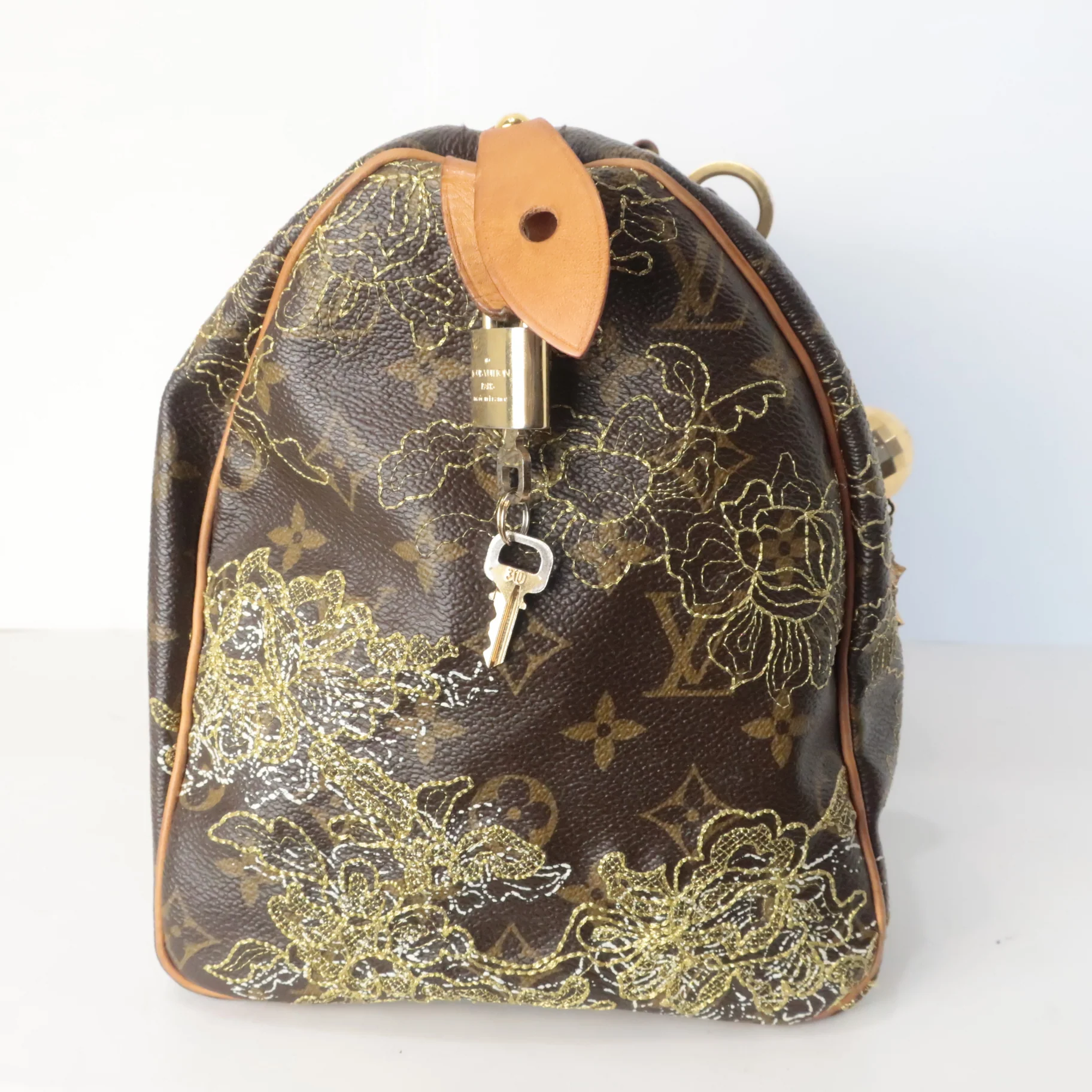 Louis Vuitton Gold Speedy Dentelle Bag + charm! - Image 4