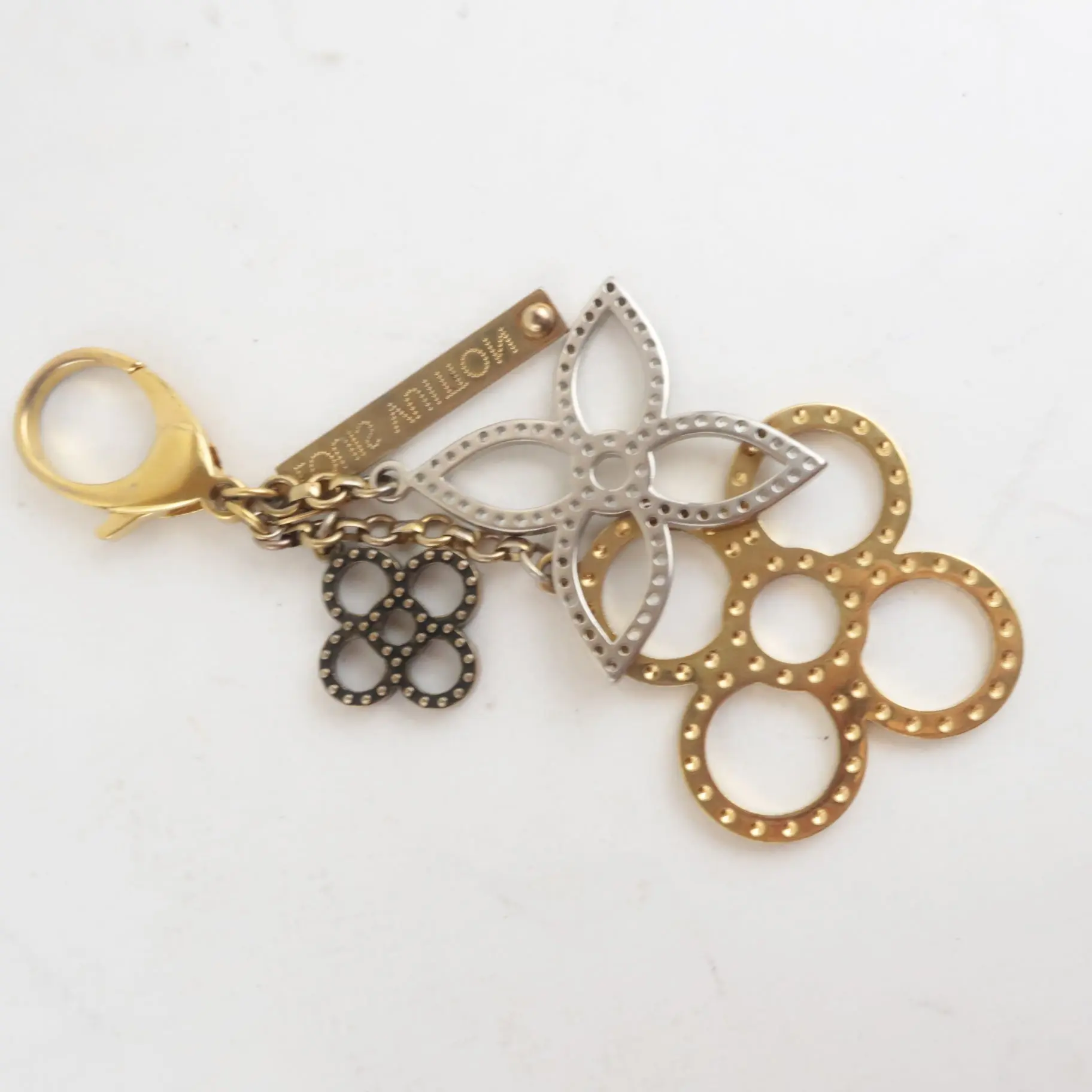 Louis Vuitton Metal Tapage Bag Charm/Key Holder - Image 5