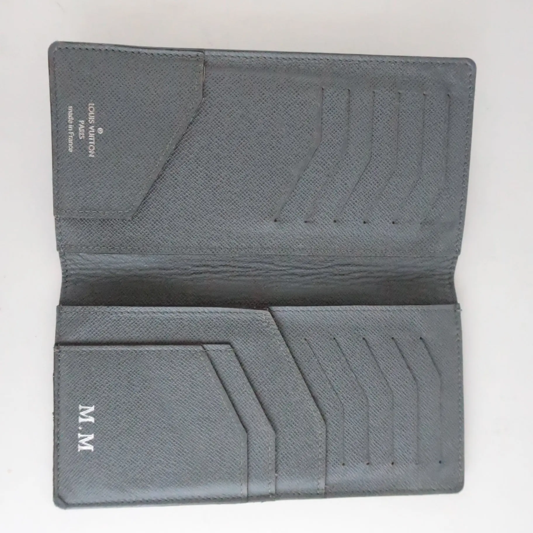 Louis Vuitton Grey Taiga Leather Bifold Long Wallet - Image 5