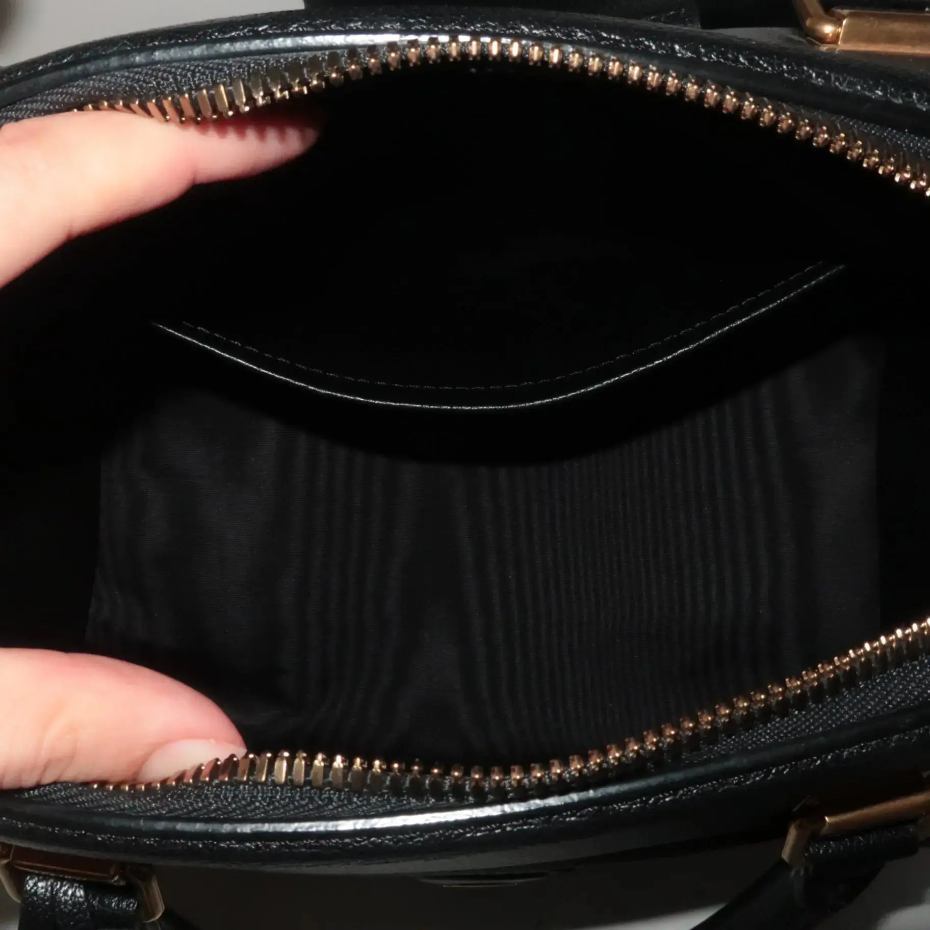Louis Vuitton Black Monogram Golden Arrow Speedy Bag - Image 12