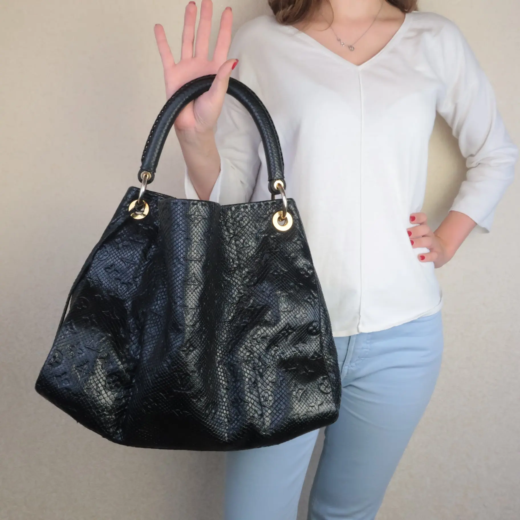 Louis Vuitton Noir Python Artsy MM Bag