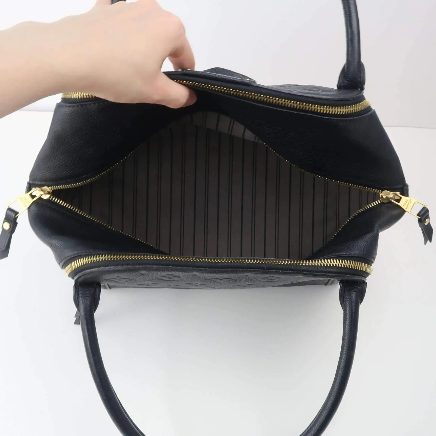 Louis Vuitton Marais MM Empreinte Noir Black Bag - Image 14