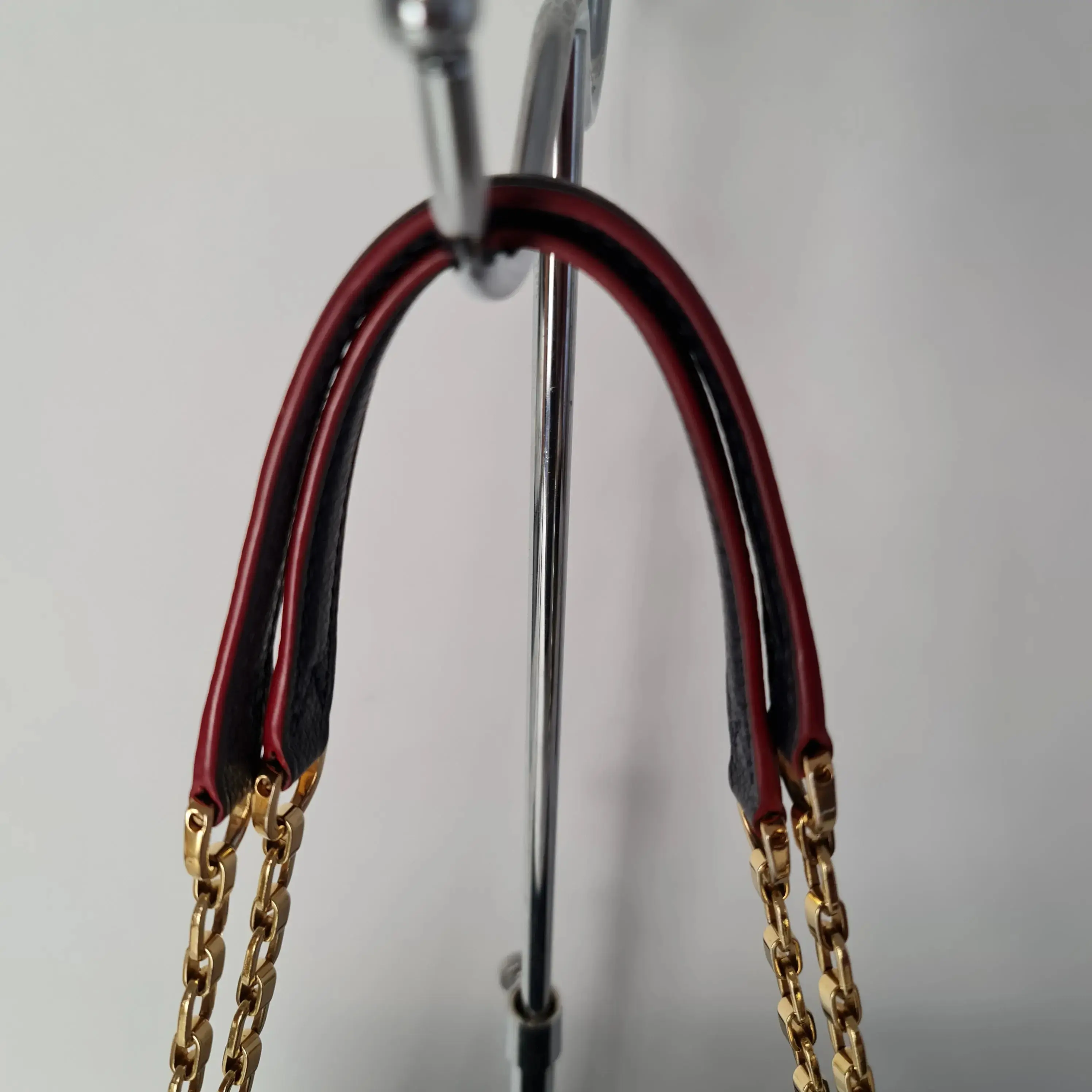 Louis Vuitton Marine Rouge Monogram Empreinte Leather Saint Germain MM Crossbody Bag (753) - Image 6