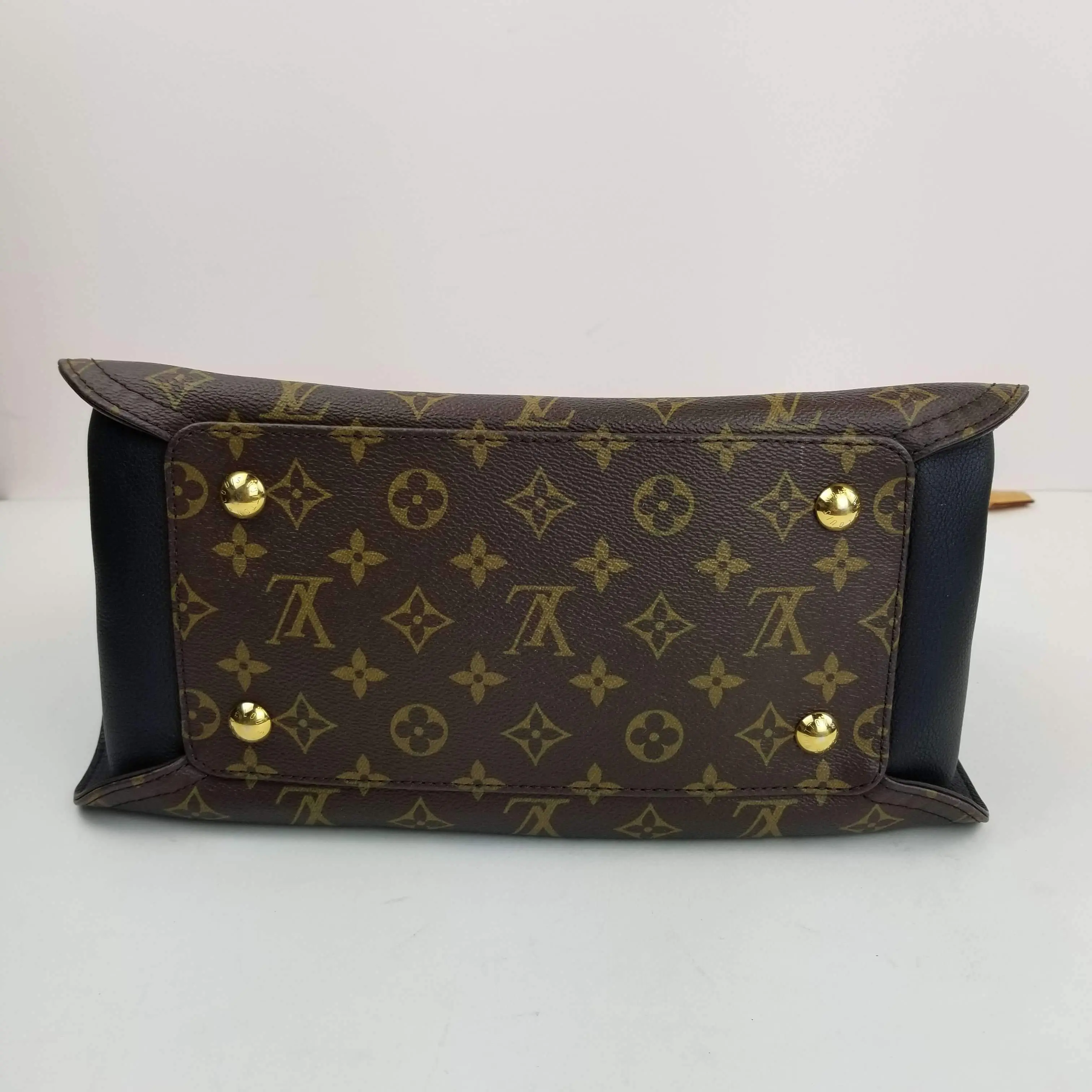 Louis Vuitton Monogram Canvas Noir Black Gaia Bag - Image 28
