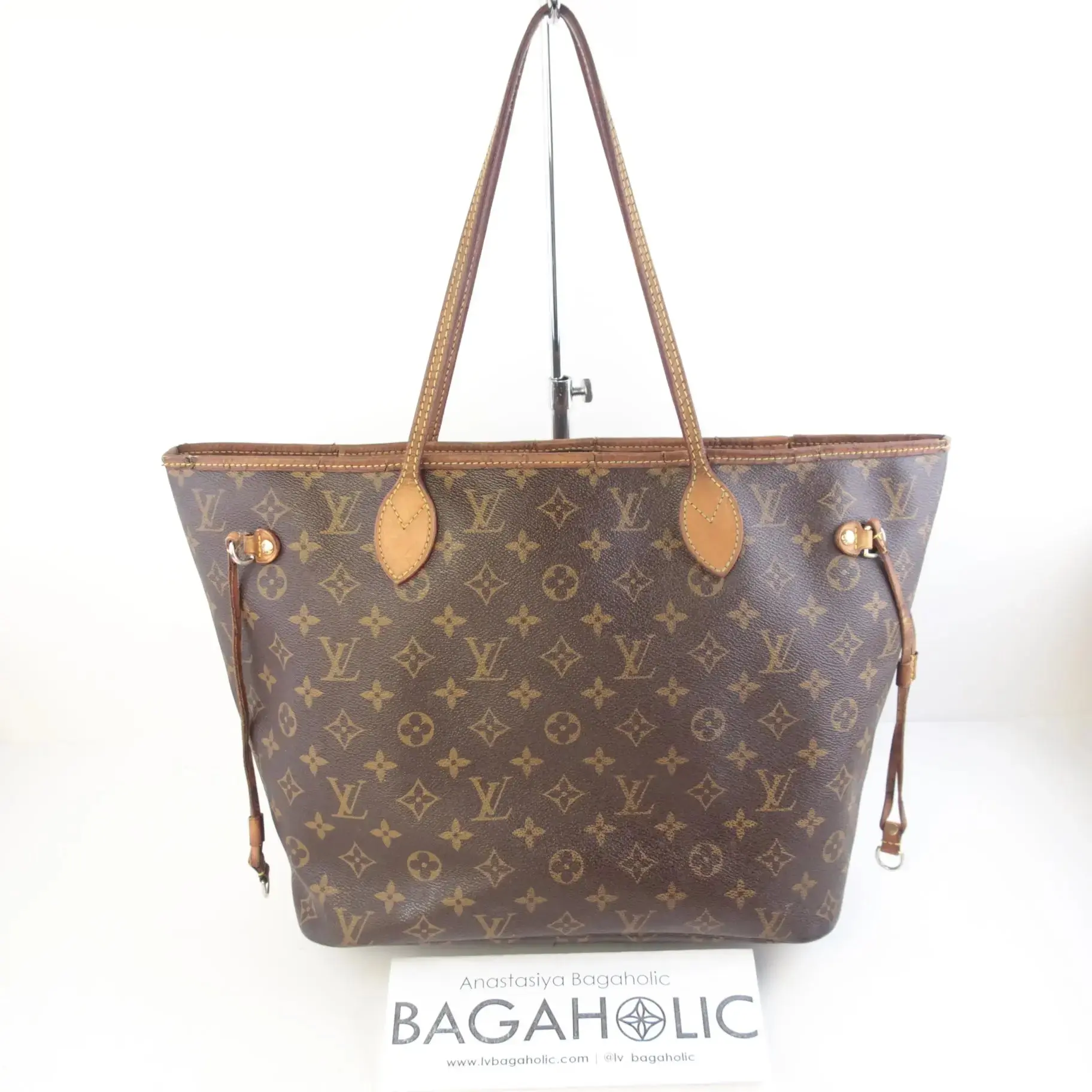 Louis Vuitton Monogram Canvas Neverfull MM Bag - Image 3