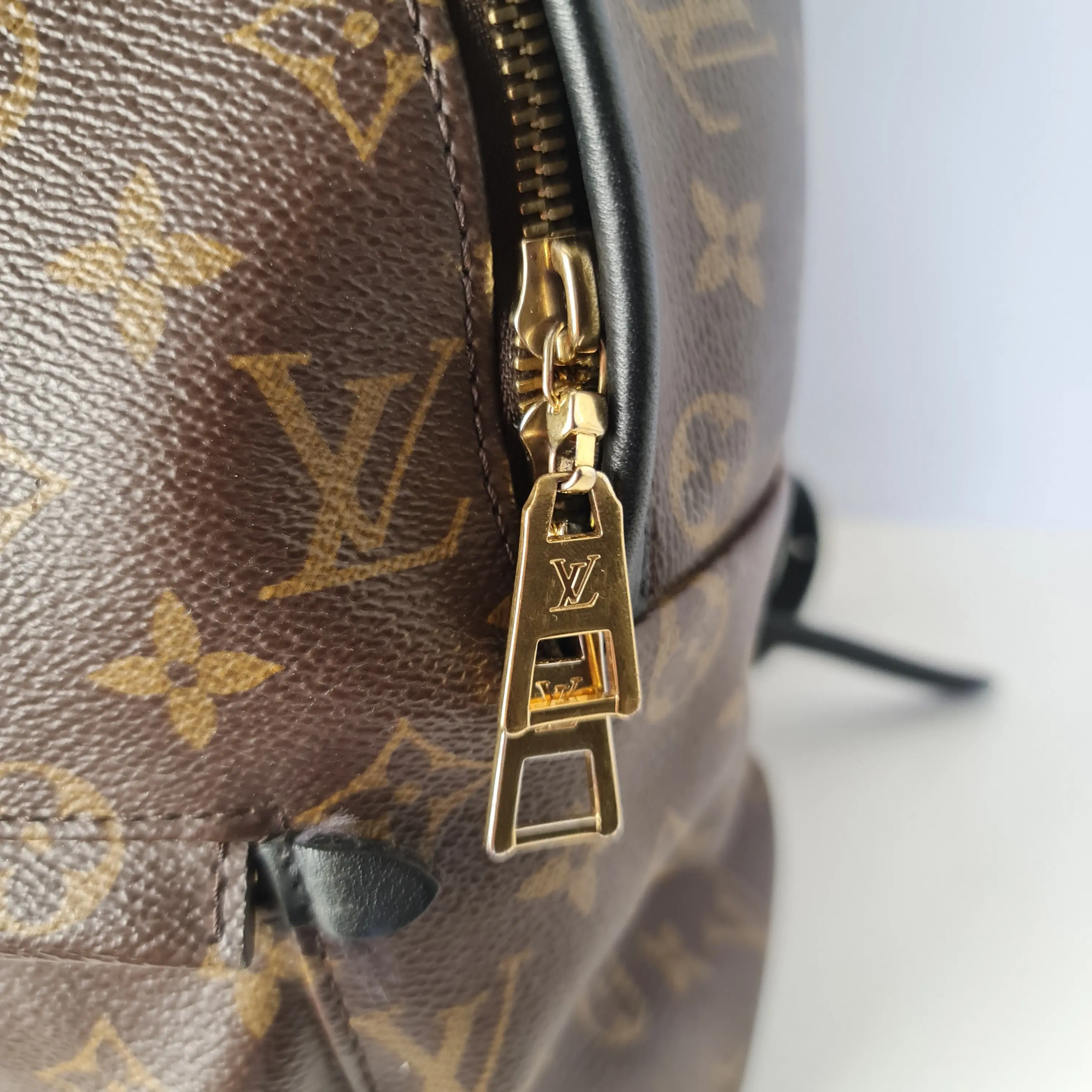 Louis Vuitton Monogram Canvas Palm Springs MM Backpack (766) - Image 31