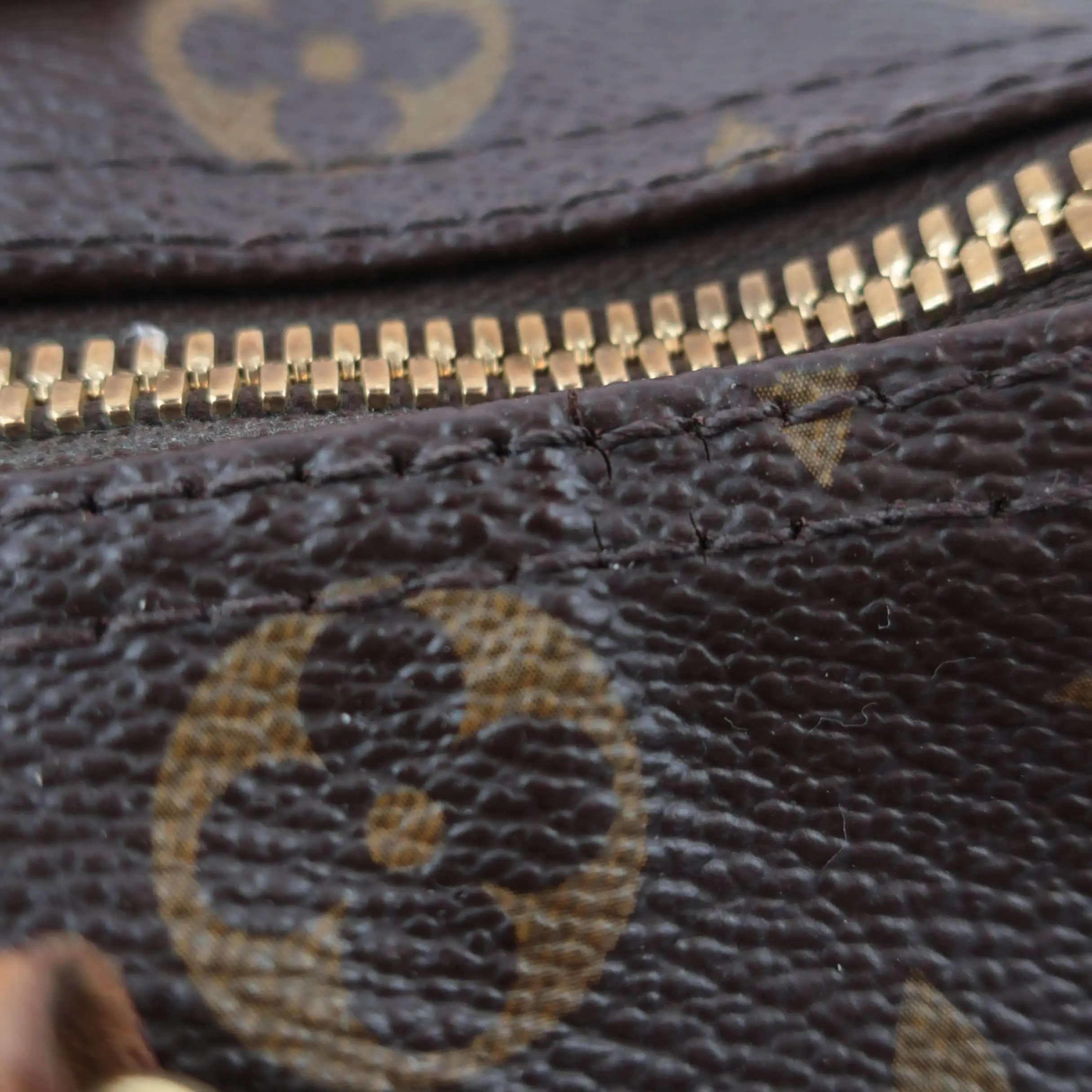 Louis Vuitton Monogram Canvas Speedy 30 Bandouliere Bag (with initials) - Image 33