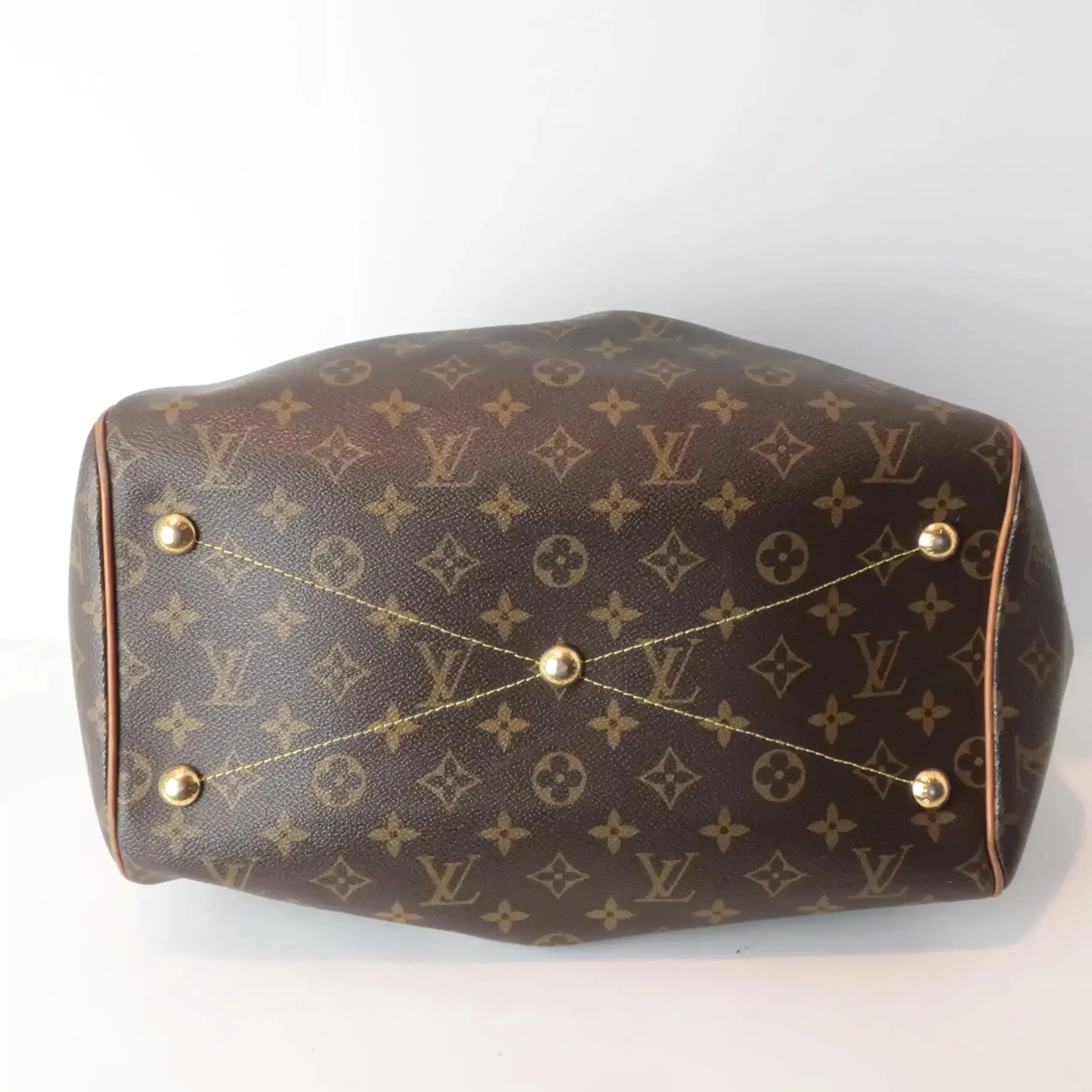 Louis Vuitton Monogram Canvas Tivoli GM Bag (780) - Image 4