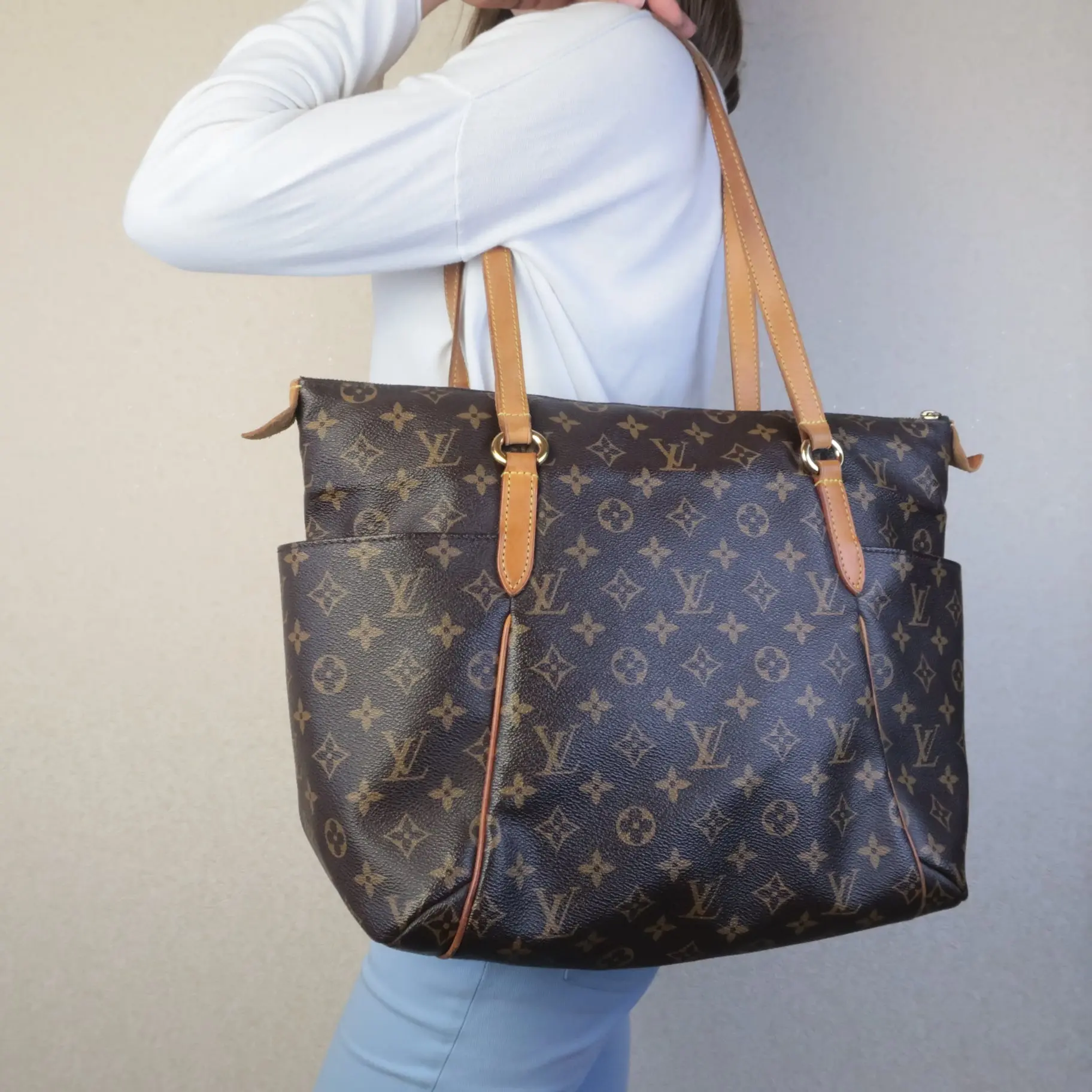 Louis Vuitton Monogram Canvas Totally MM Bag