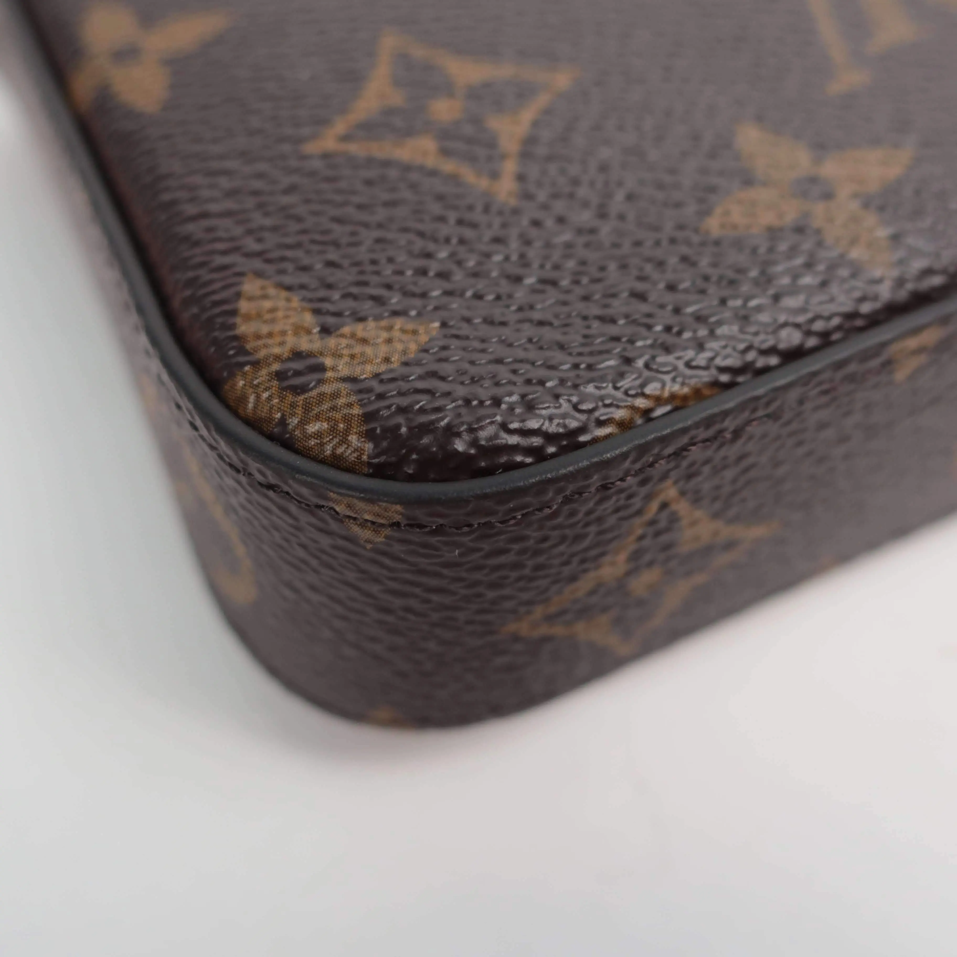 Louis Vuitton Monogram Felicie bag with Fuchsia Inserts - Image 17
