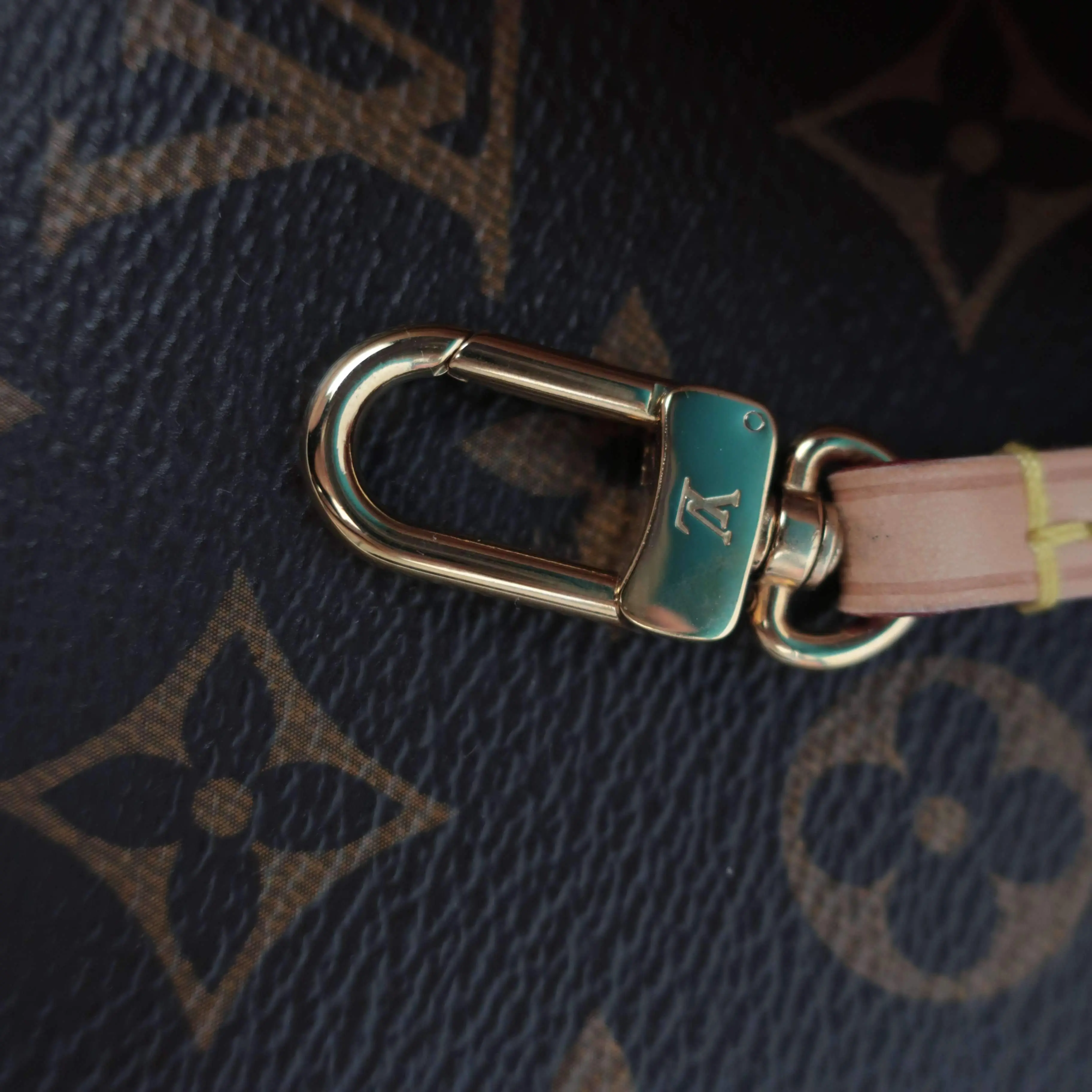 Louis Vuitton Monogram Neverfull Pouch with Pink Lining From Jungle Dot Neverfull MM - Image 8