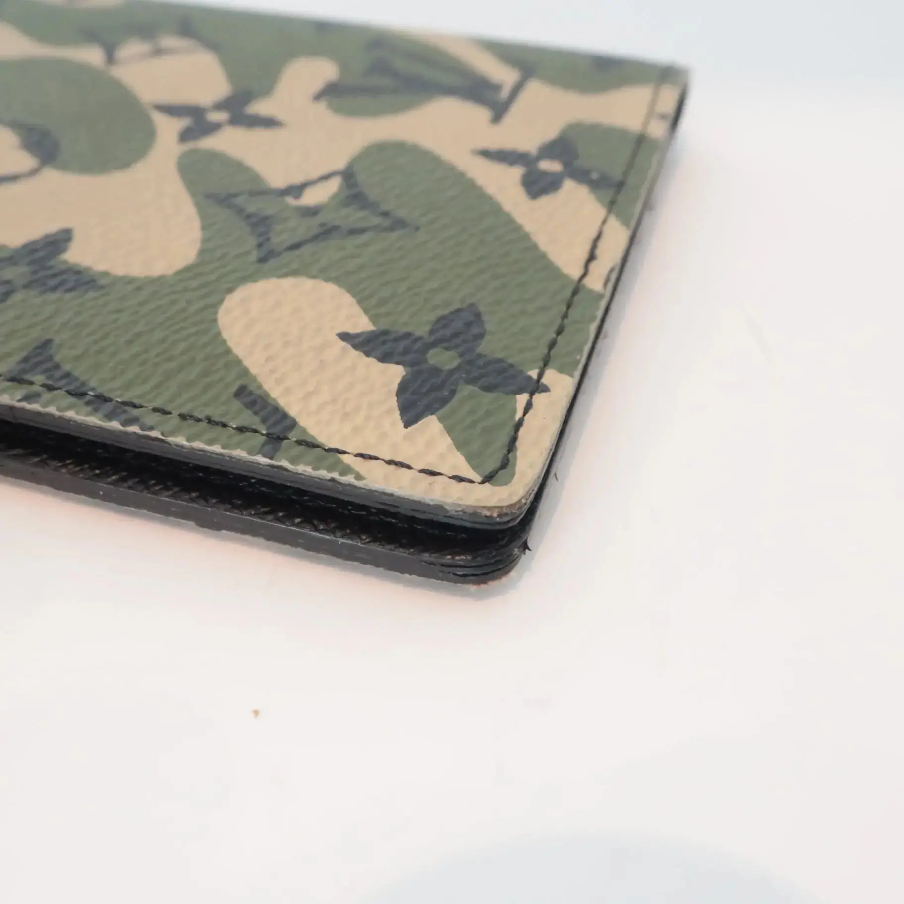 Louis Vuitton Monogramouflage Passport Cover (773) - Image 6