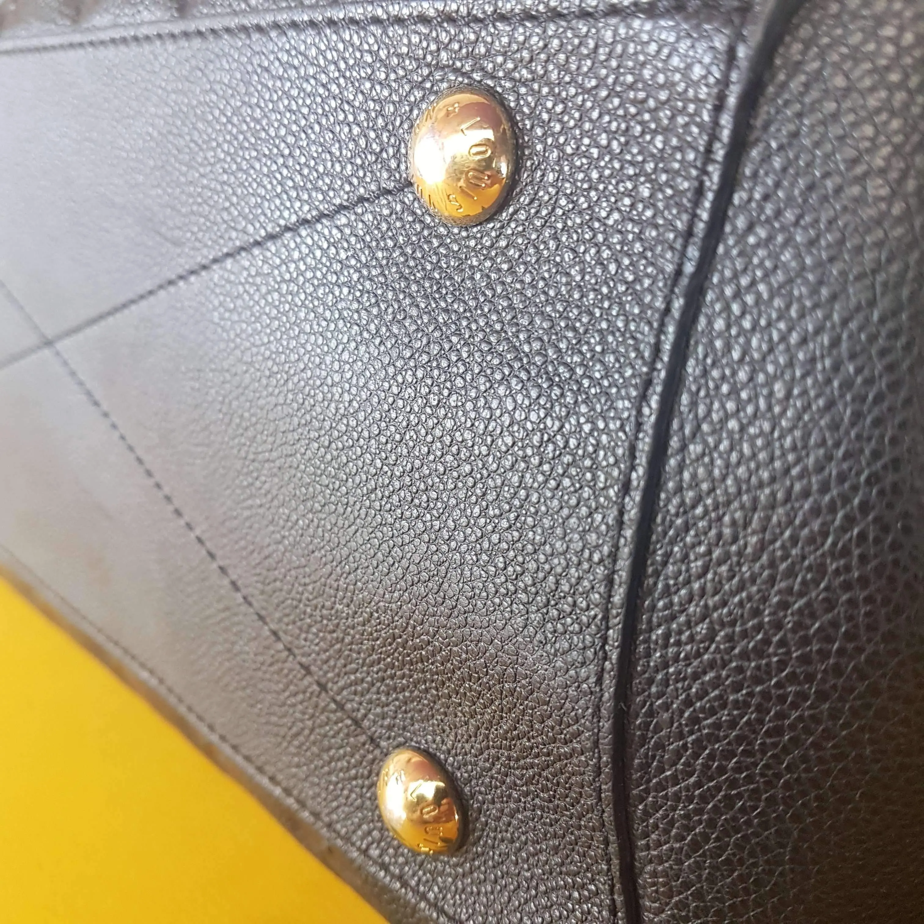 Louis Vuitton Montaigne GM Noir Empreinte Leather Bag - Image 17