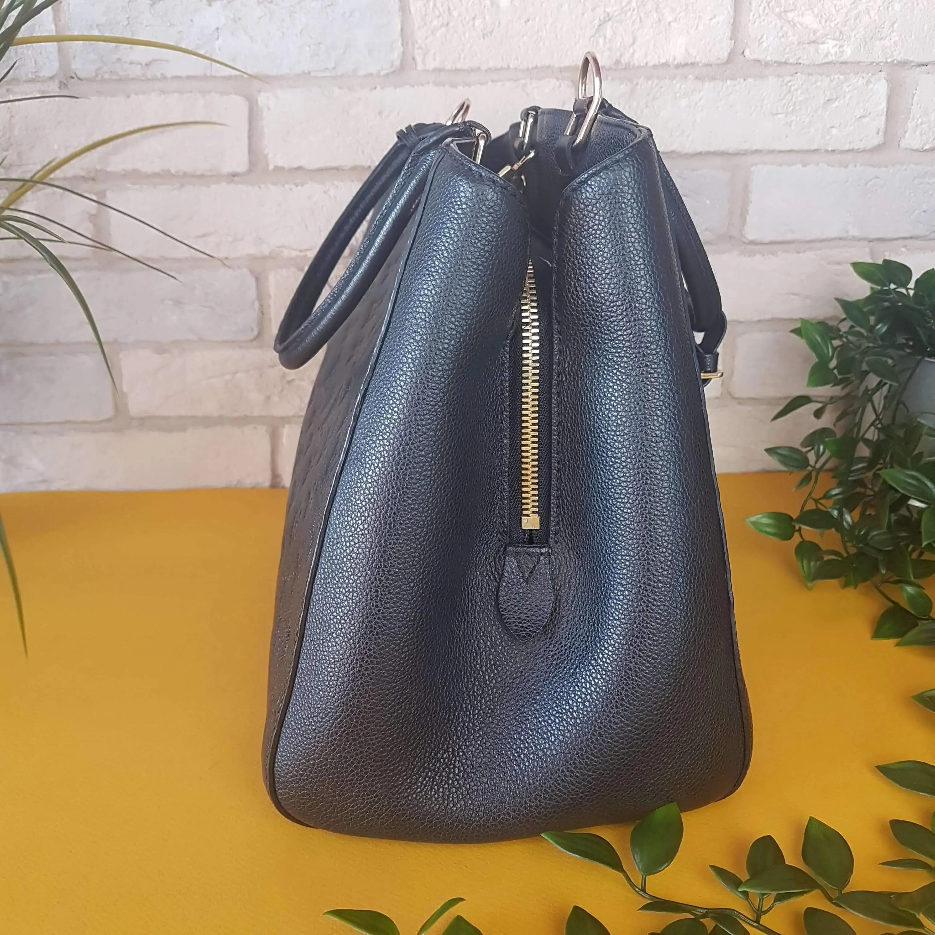 Louis Vuitton Montaigne GM Noir Empreinte Leather Bag - Image 4