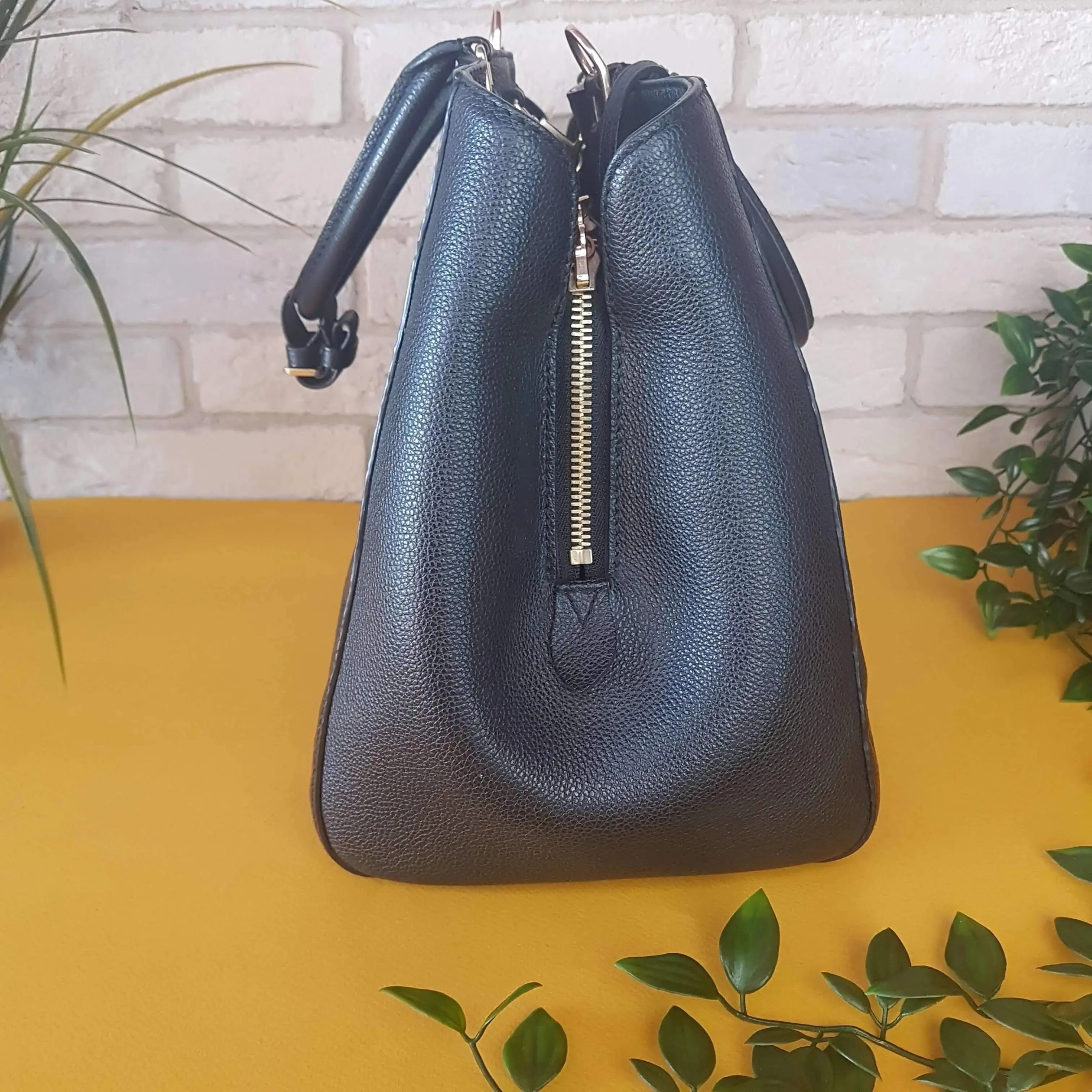 Louis Vuitton Montaigne GM Noir Empreinte Leather Bag - Image 6