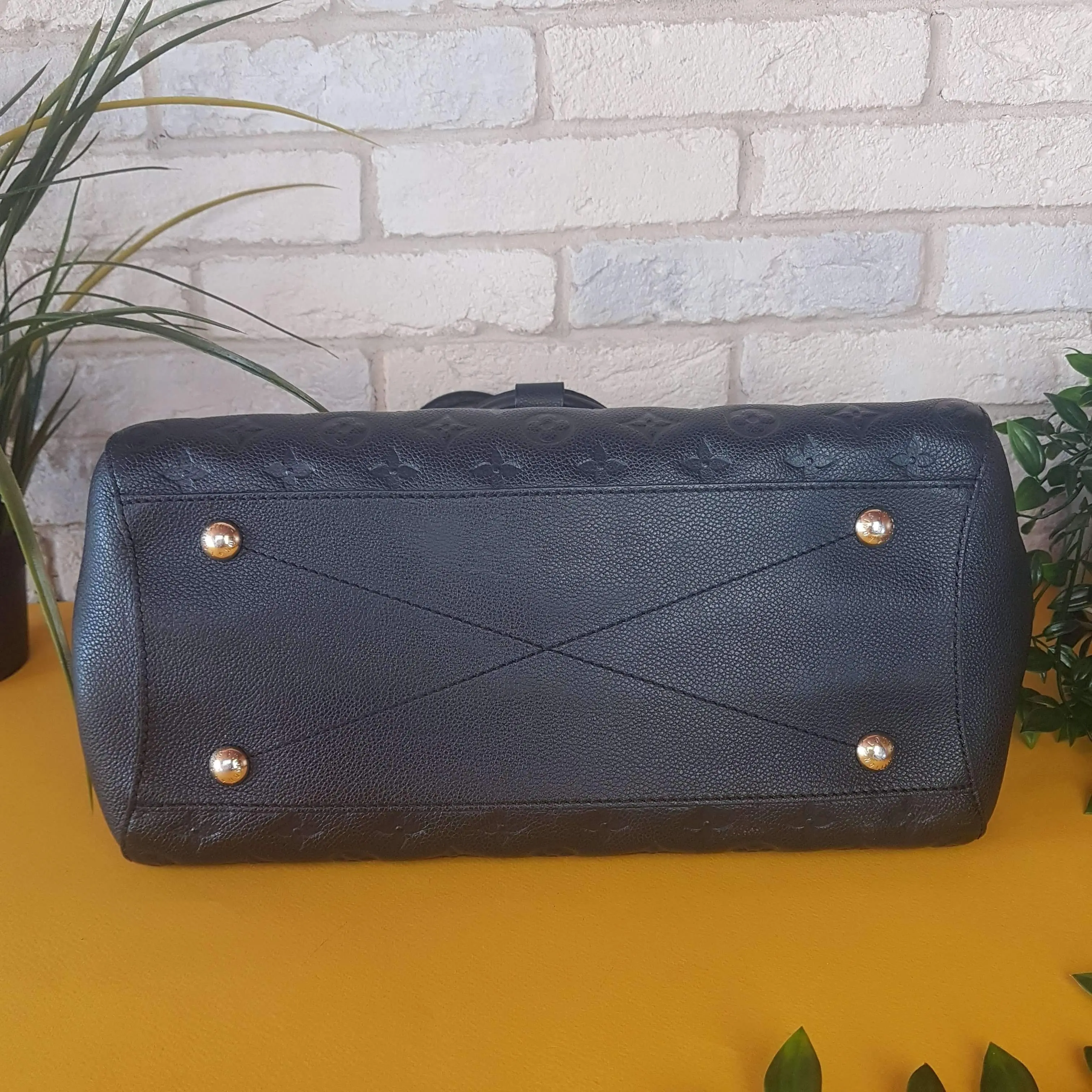 Louis Vuitton Montaigne GM Noir Empreinte Leather Bag - Image 8