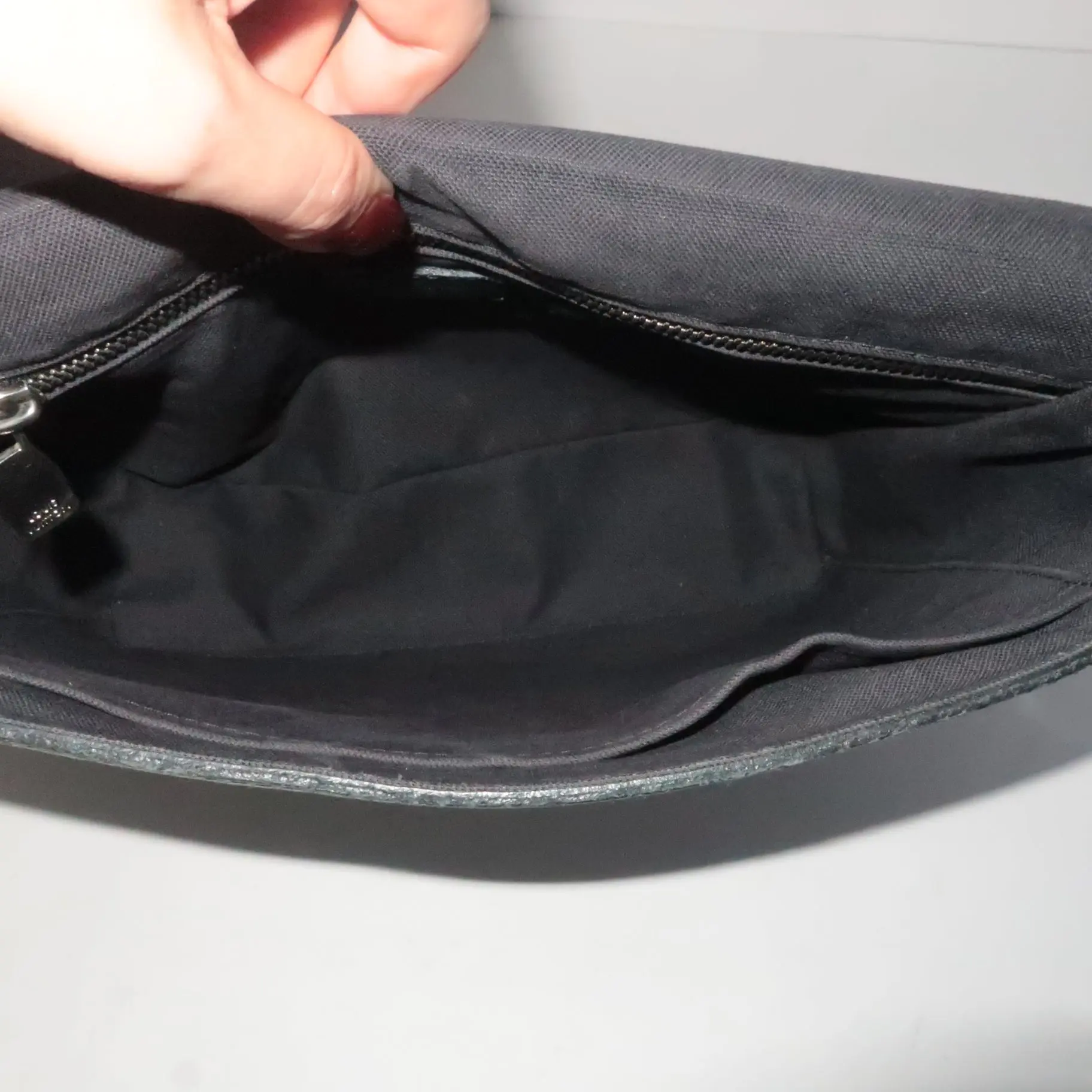 Louis Vuitton Navy Blue Taiga Roman PM Messenger Crossbody Bag (566) - Image 6