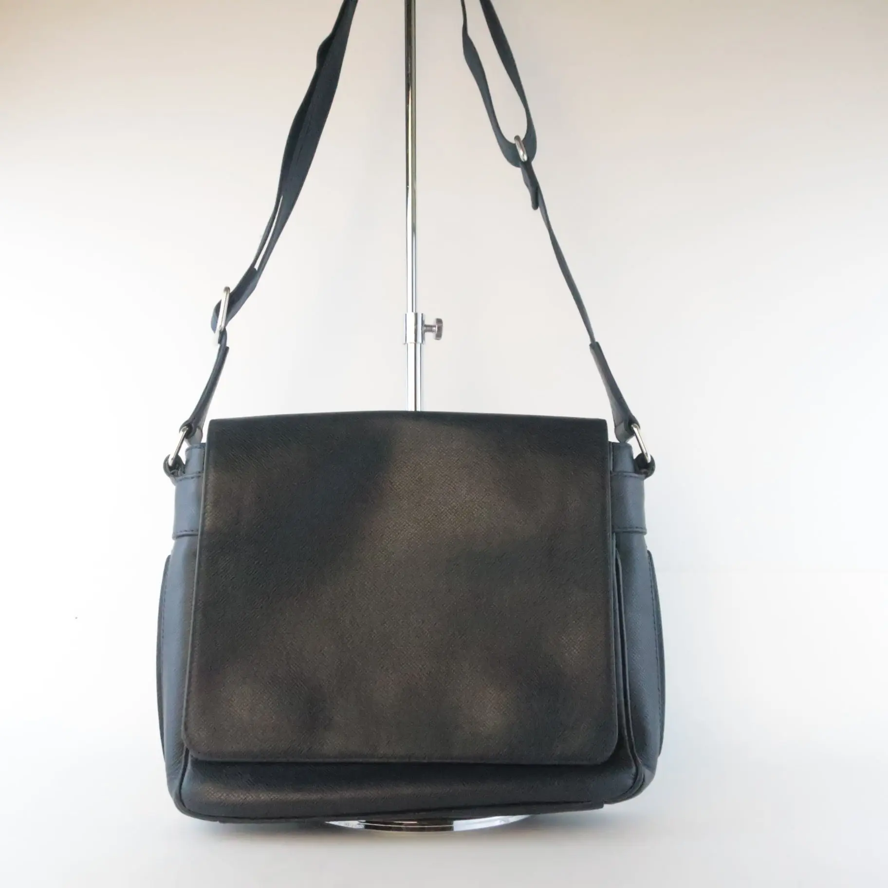 Louis Vuitton Navy Blue Taiga Roman PM Messenger Crossbody Bag (552) - Image 4