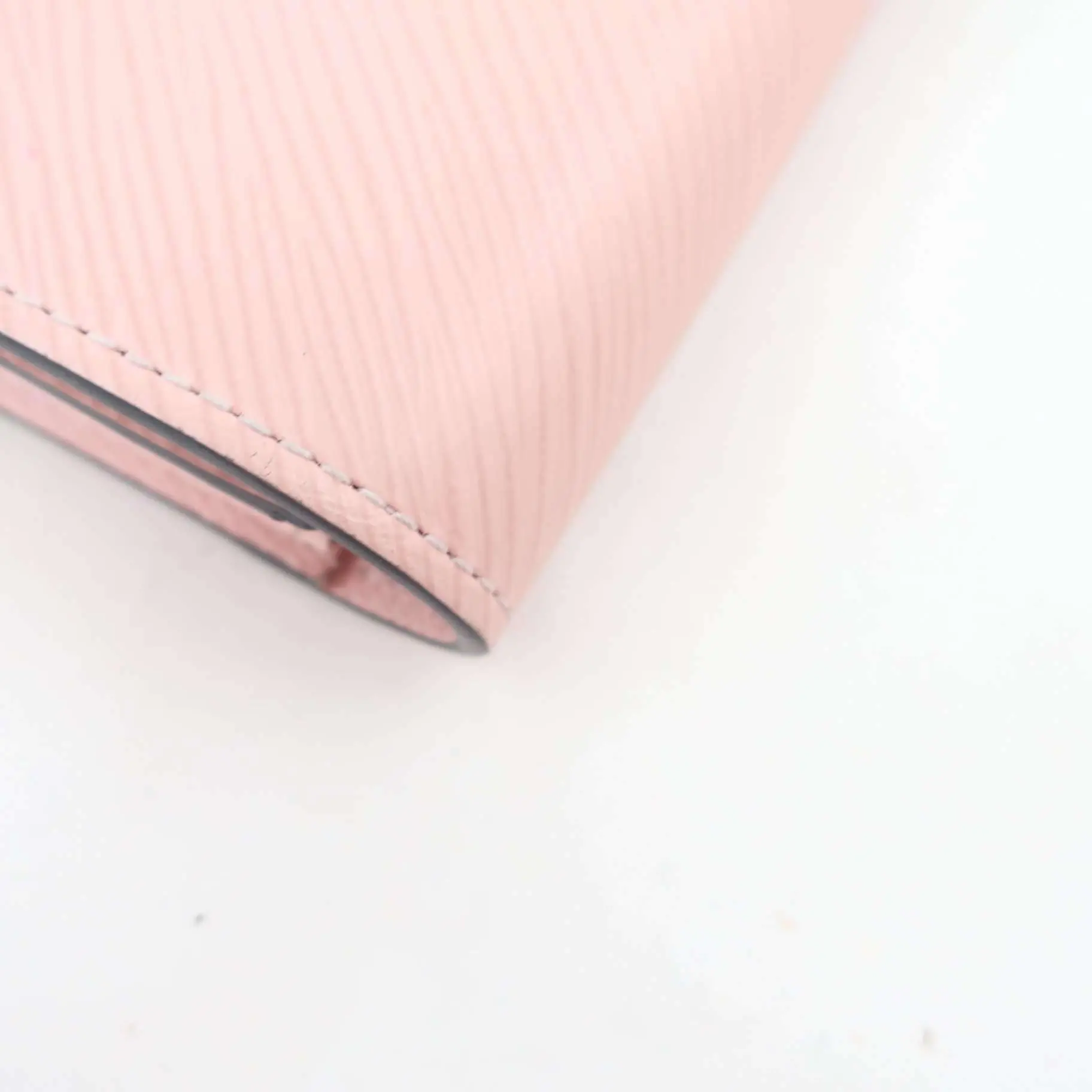 Louis Vuitton Pink Rose Ballerine Twist Epi Wallet - Image 12