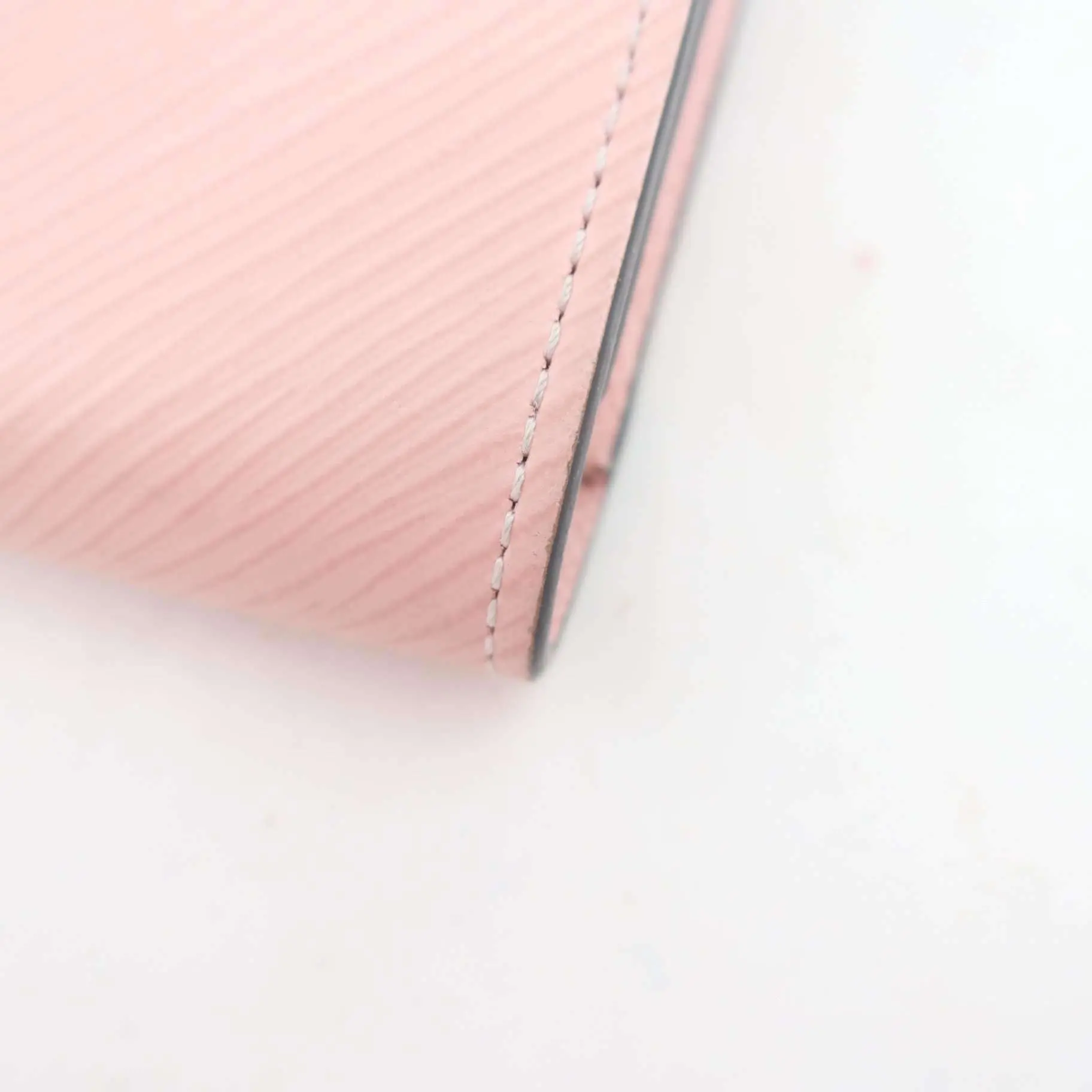 Louis Vuitton Pink Rose Ballerine Twist Epi Wallet - Image 36