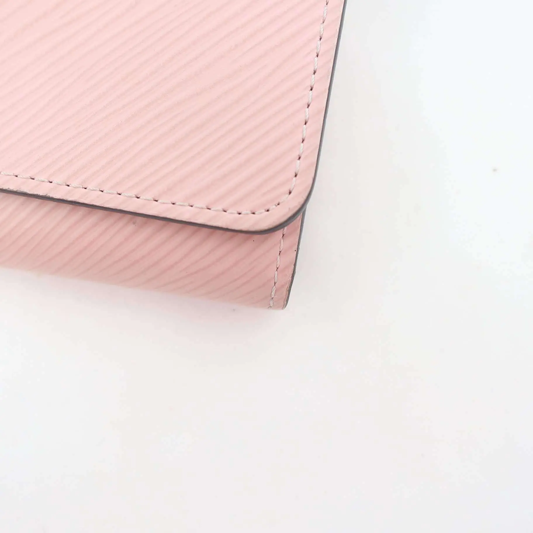 Louis Vuitton Pink Rose Ballerine Twist Epi Wallet - Image 60